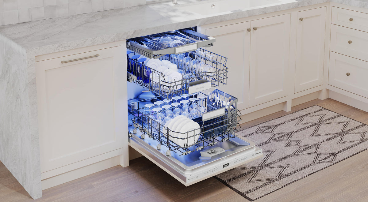 Thermador - Star Sapphire 24" Top Control Smart Built-In Stainless Steel Tub Dishwasher with 3rd Rack and Interior Light, 42 dBA - Custom Panel Ready