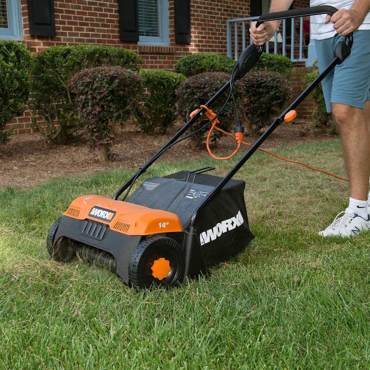 WORX - 12 AMP 14" Electric Dethatcher - Black