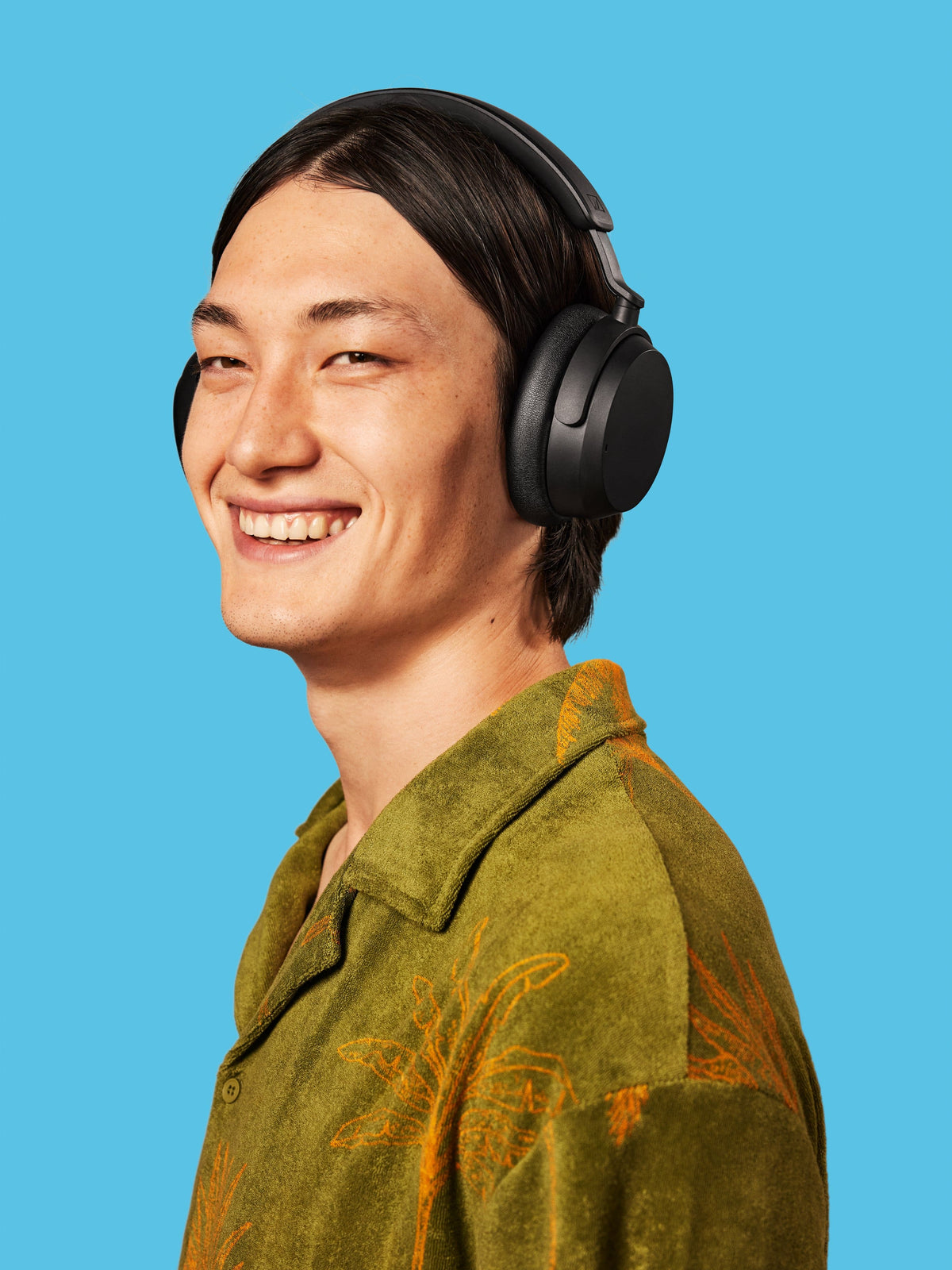 Sennheiser - ACCENTUM Wireless Bluetooth Around-the-ear Headphones – Hybrid Noise Cancelling (ANC), All-Day Comfort - Black