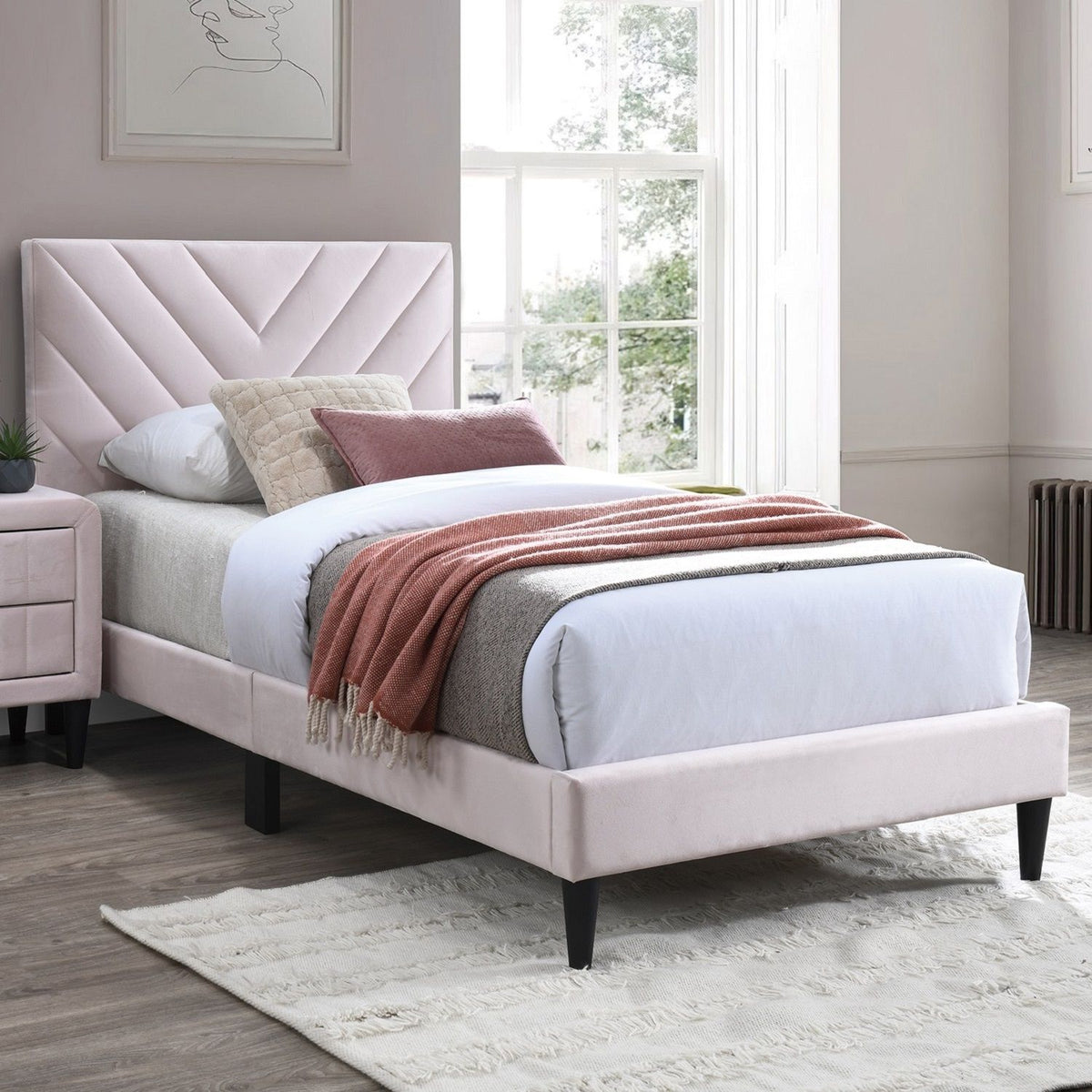 Juego de cama con cabecero ajustable
