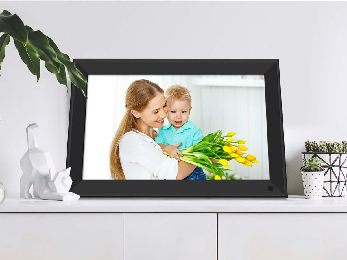 Aluratek - 15" Touchscreen LCD Wi-Fi Digital Photo Frame - Black