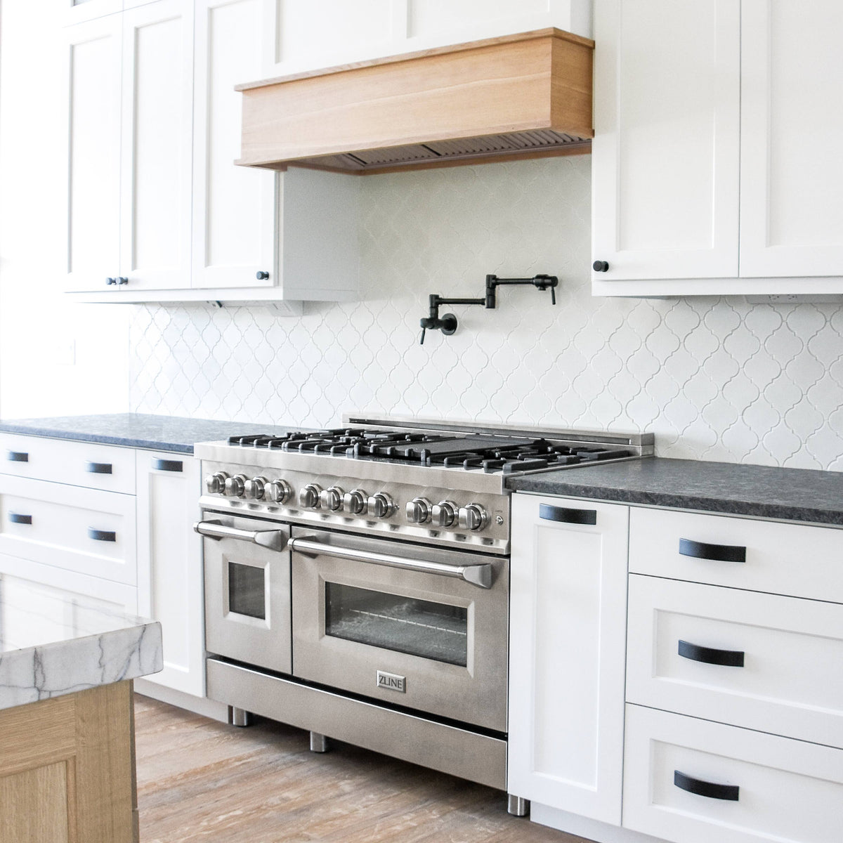 ZLINE - 46 inches - Externally Vented - Under cabinet Range Hood - Brushed Stainless Steel