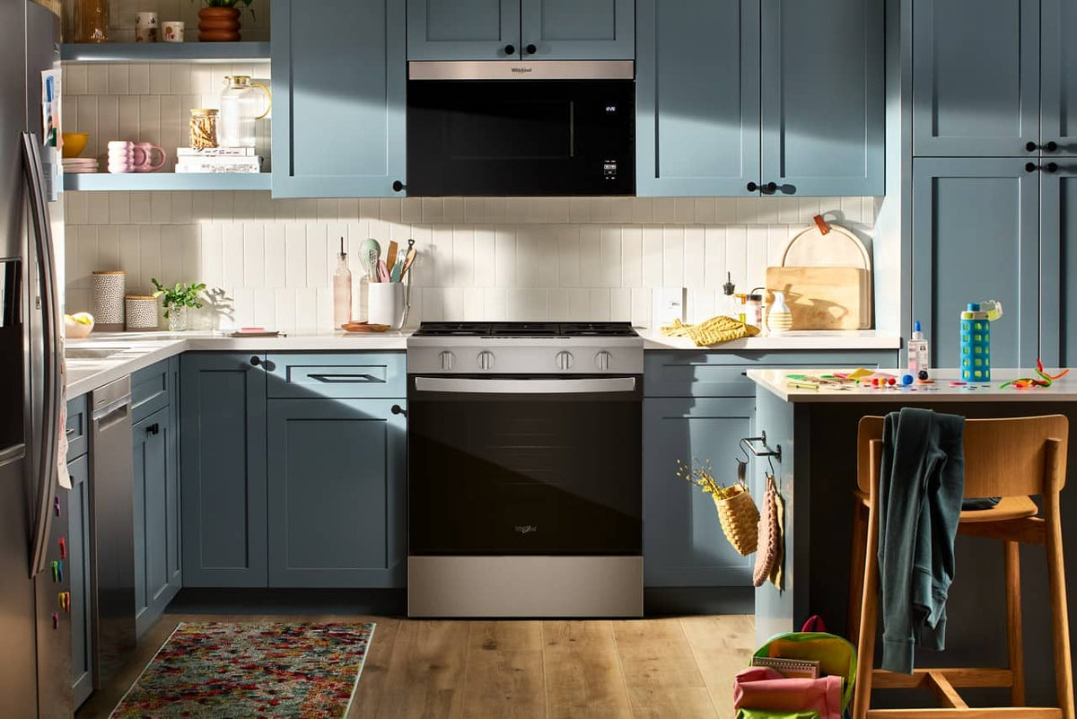Whirlpool - 30 in. Wide 4 burners 5.0 cu. ft. Smart Freestanding Slide-In Gas Range with Air Cooking Technology and Steam Clean - Stainless Steel