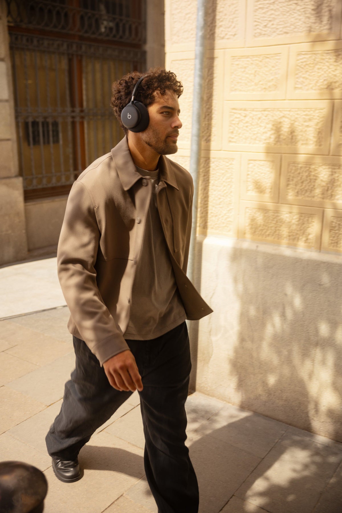 Beats - 360 Over-the-Ear Headphones - with Performance Knit Cushions - Black