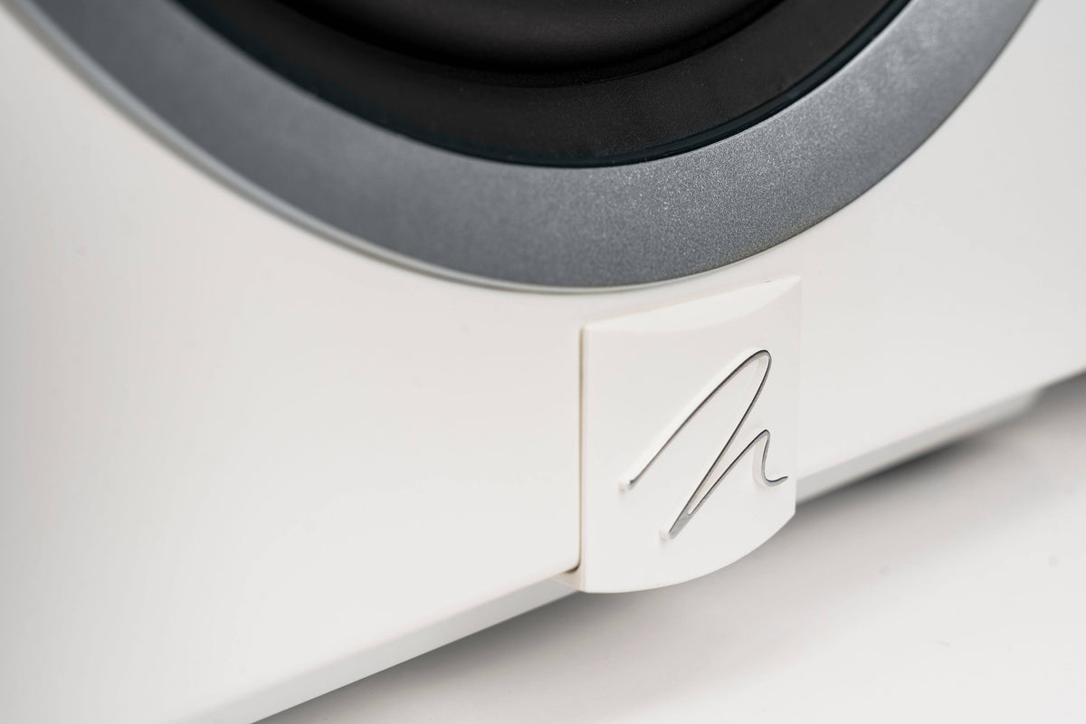 MartinLogan - Dynamo 10, 10” Sealed, Powered Subwoofer, with Magnitude MT-1kW Amplifier, Sub Control App, and Wireless Built-In - Satin White