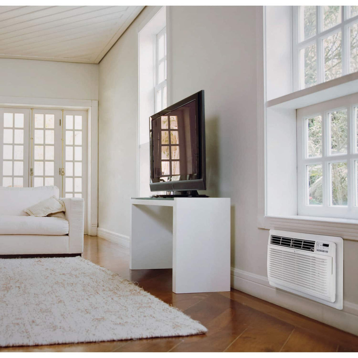 LG - 440 Sq. Ft. 9,500/9,800 BTU 230V Through-the-Wall Air Conditioner - White