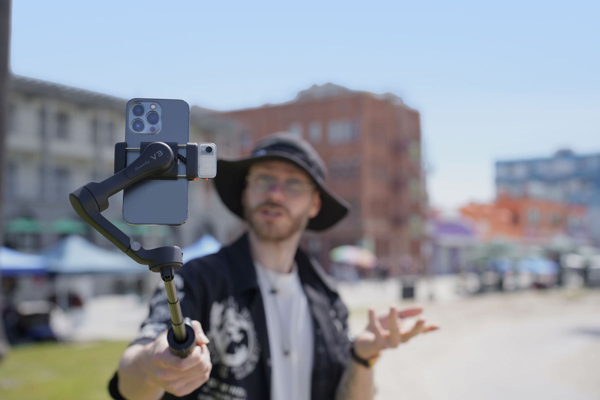 Hohem - iSteady V3 3-Axis Gimbal Stabilizer for Smartphone w/ AI Tracking, Detachable Remote, Extendable Pole, & Magnetic Light - Black