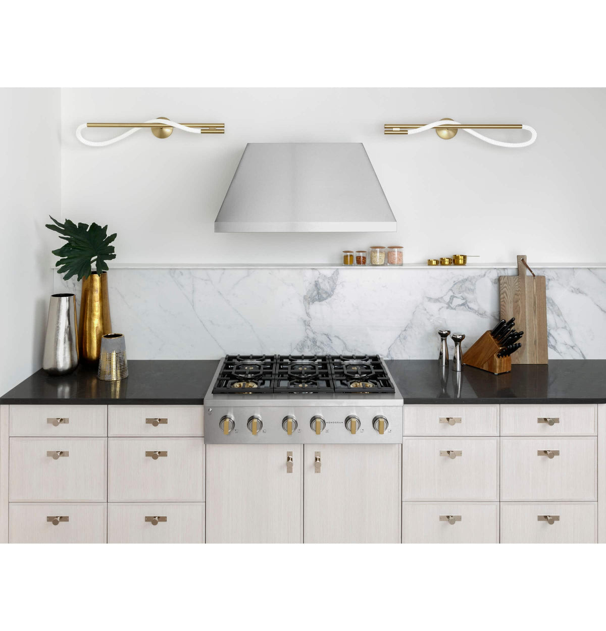 Monogram - 36" Built-In Gas Cooktop with 6 Burners and Professional Versatile Burner Configuration - Stainless Steel