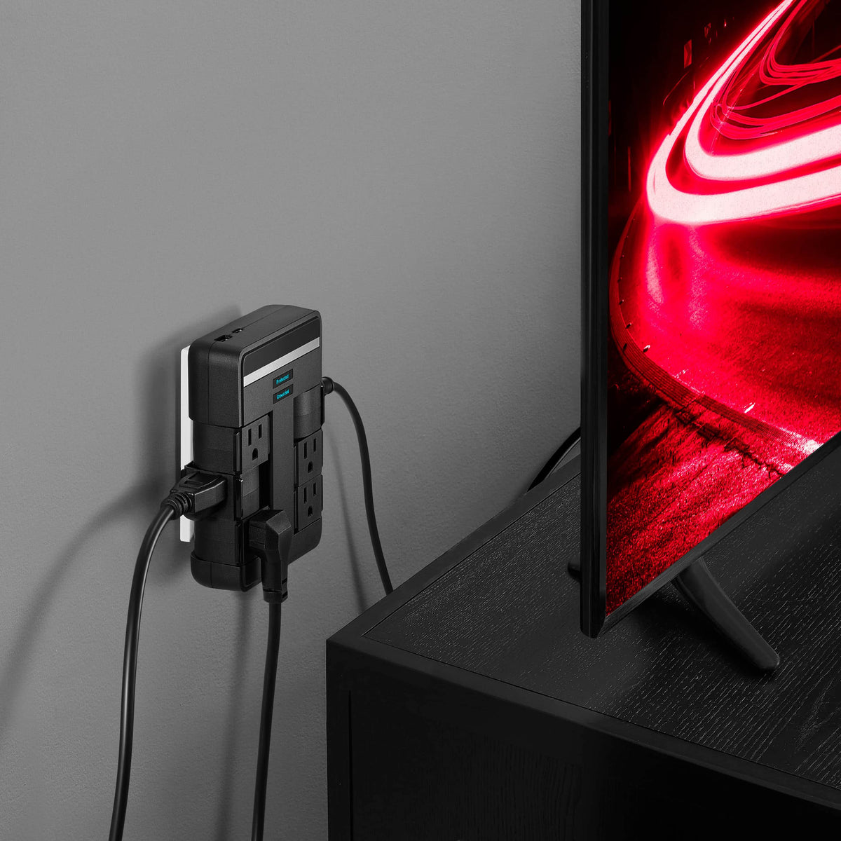 Rocketfish™ - 6-Outlet/1-USB/1-USB-C Swivel Wall Tap 2,100 Joules Surge Protector - Black