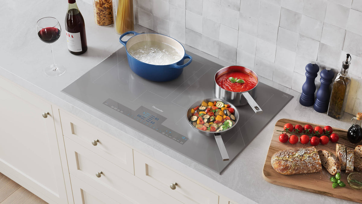 Thermador - Liberty 30" Built-In Electric Induction Smart Cooktop with 5 Elements - Titanium Gray