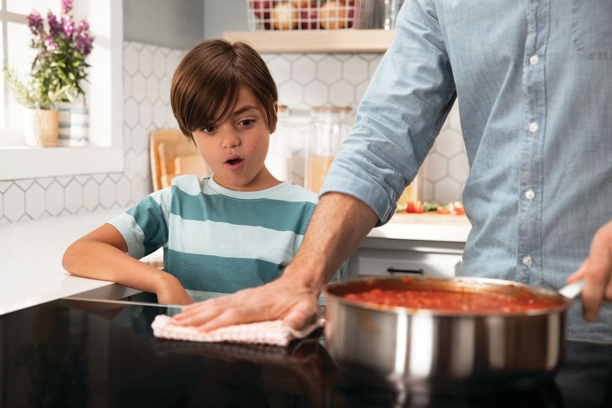 Frigidaire - 30" Induction Range with Stone-Baked Pizza - Stainless Steel