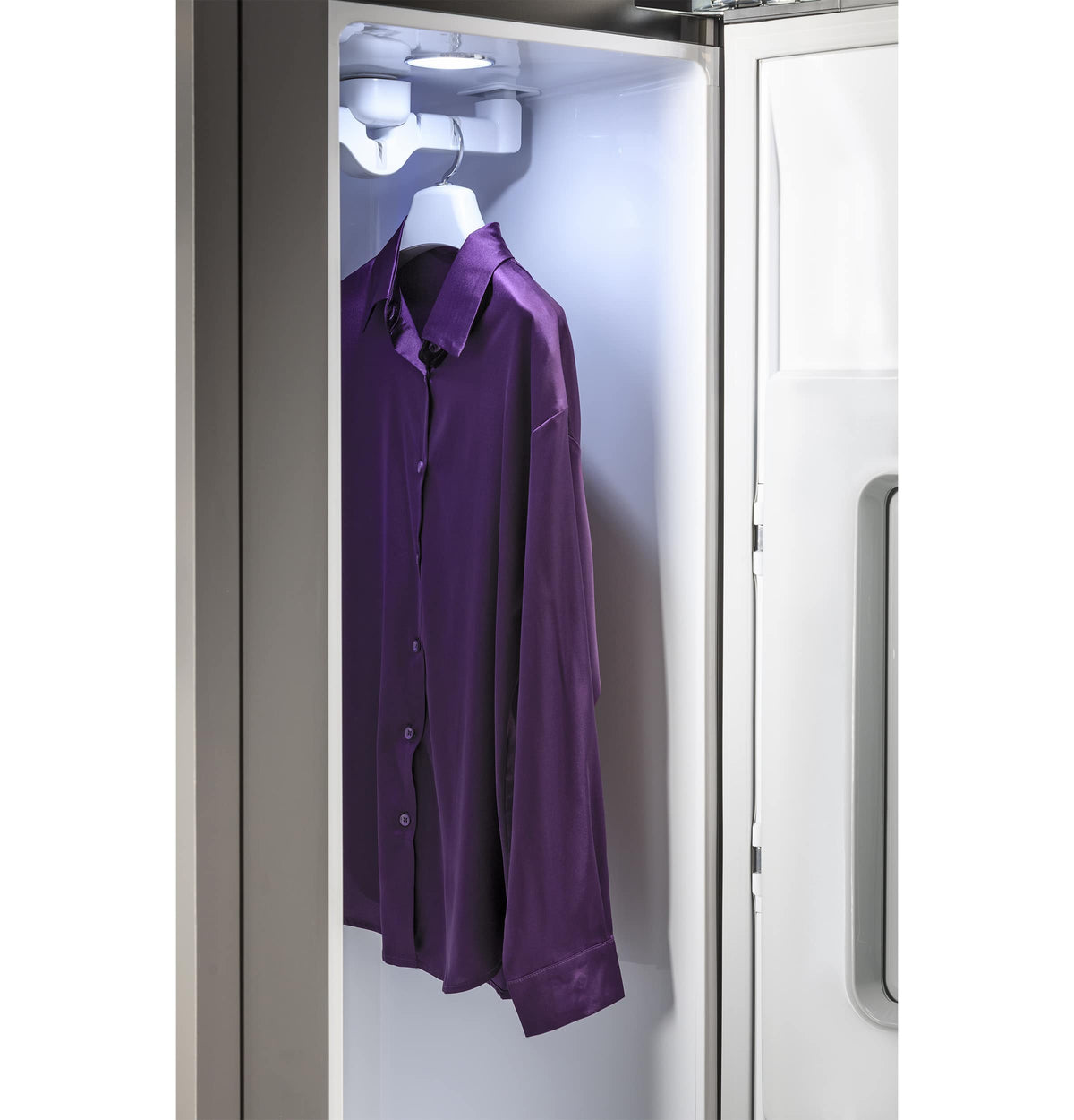 GE Profile - Steam Closet with Fabric Refresh - Mirrored Carbon