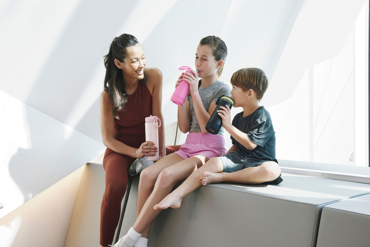 Takeya - Sport 18-oz. Kids Leakproof Water Bottle with Straw Lid - Fuchsia Flash