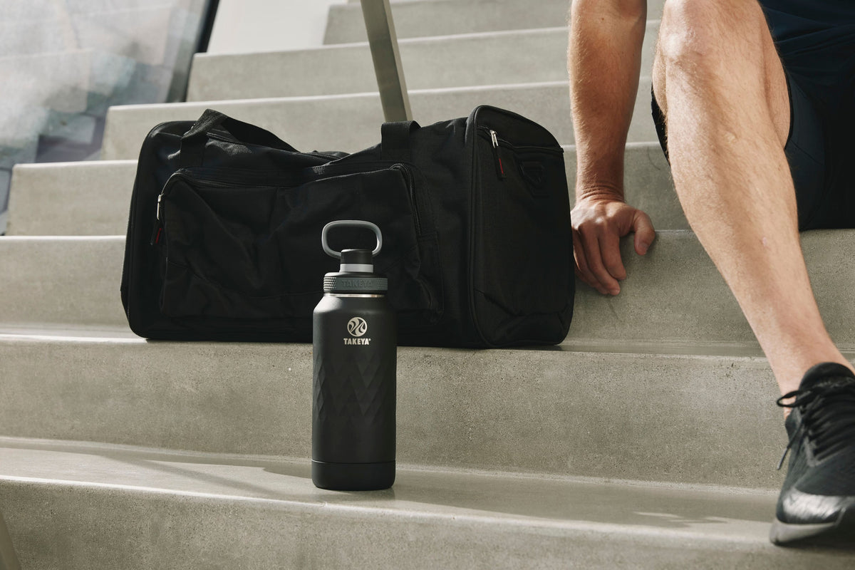 Takeya - Sport 32-oz. Leakproof Water Bottle with Spout Lid - Obsidian