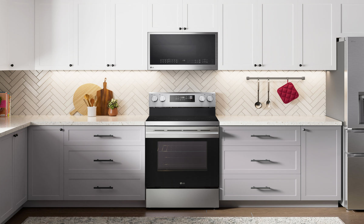 LG - 30-in Wide 6.3 Cu. Ft. Freestanding Electric Convection Smart Range with 4 Elements, Air Fry and WideView Window - Stainless Steel