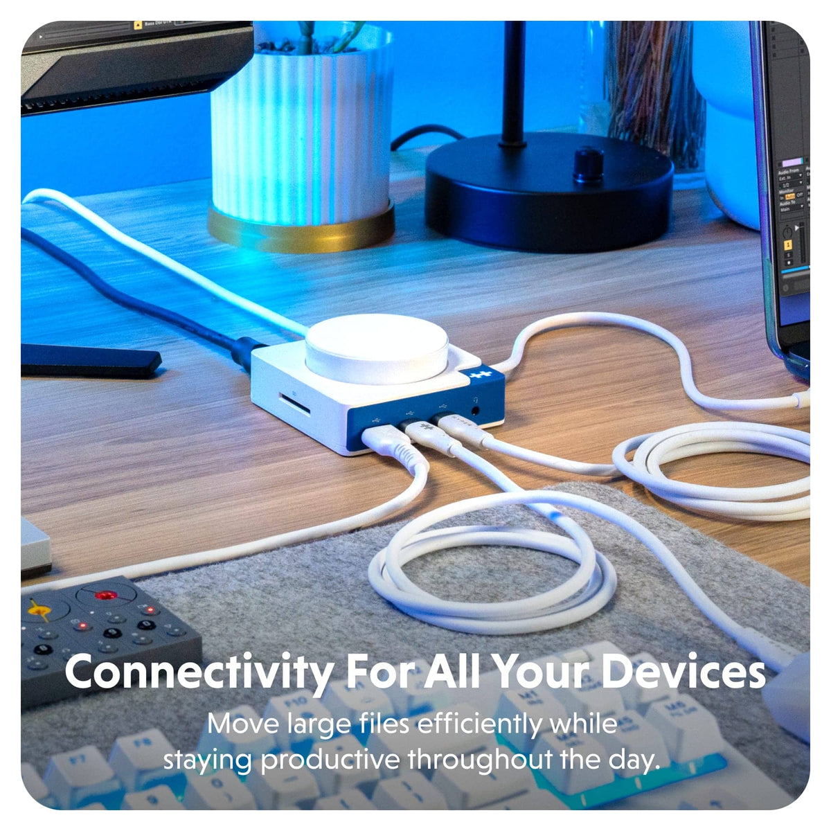 Hyper - HyperDrive Flex MagCharge 5 Port USB-C Hub with Phone Charger - Blue