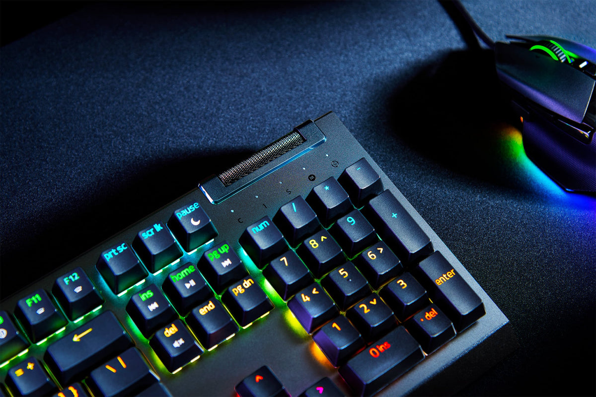 Razer - BlackWidow V4 X Full Size Wired Mechanical Green Clicky Switch Gaming Keyboard with Chroma RGB Backlighting - Black