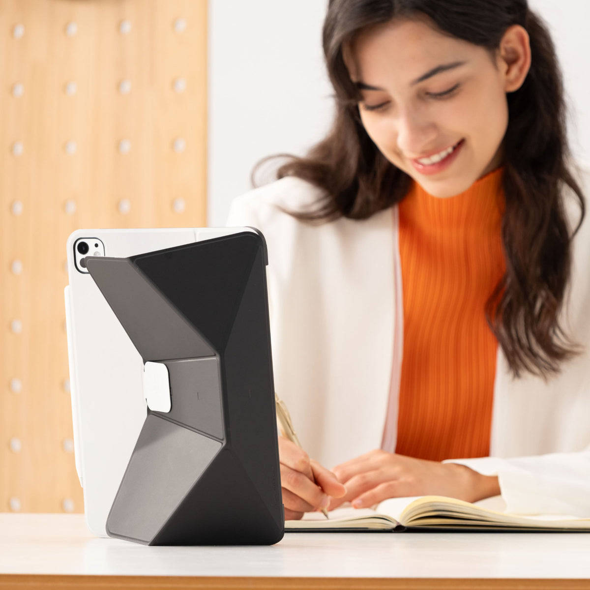 MOFT - Dynamic Folio Case for Apple iPad Pro 12.9 / iPad Air 13 - Black