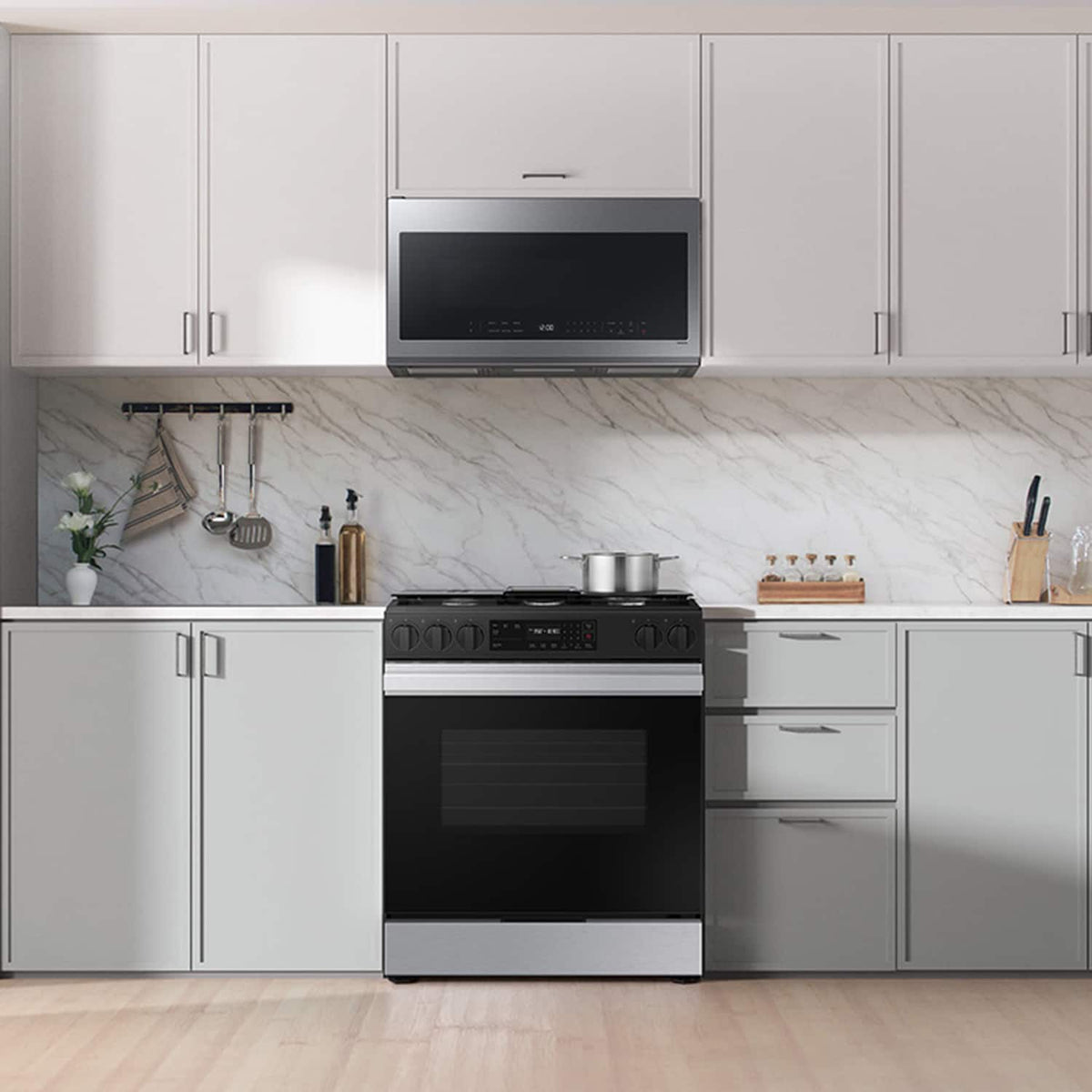 Samsung - 30 in. Wide 5 Burner Bespoke 6.0 Cu. Ft. Slide-In Gas Range with Precision Knobs - Stainless Steel