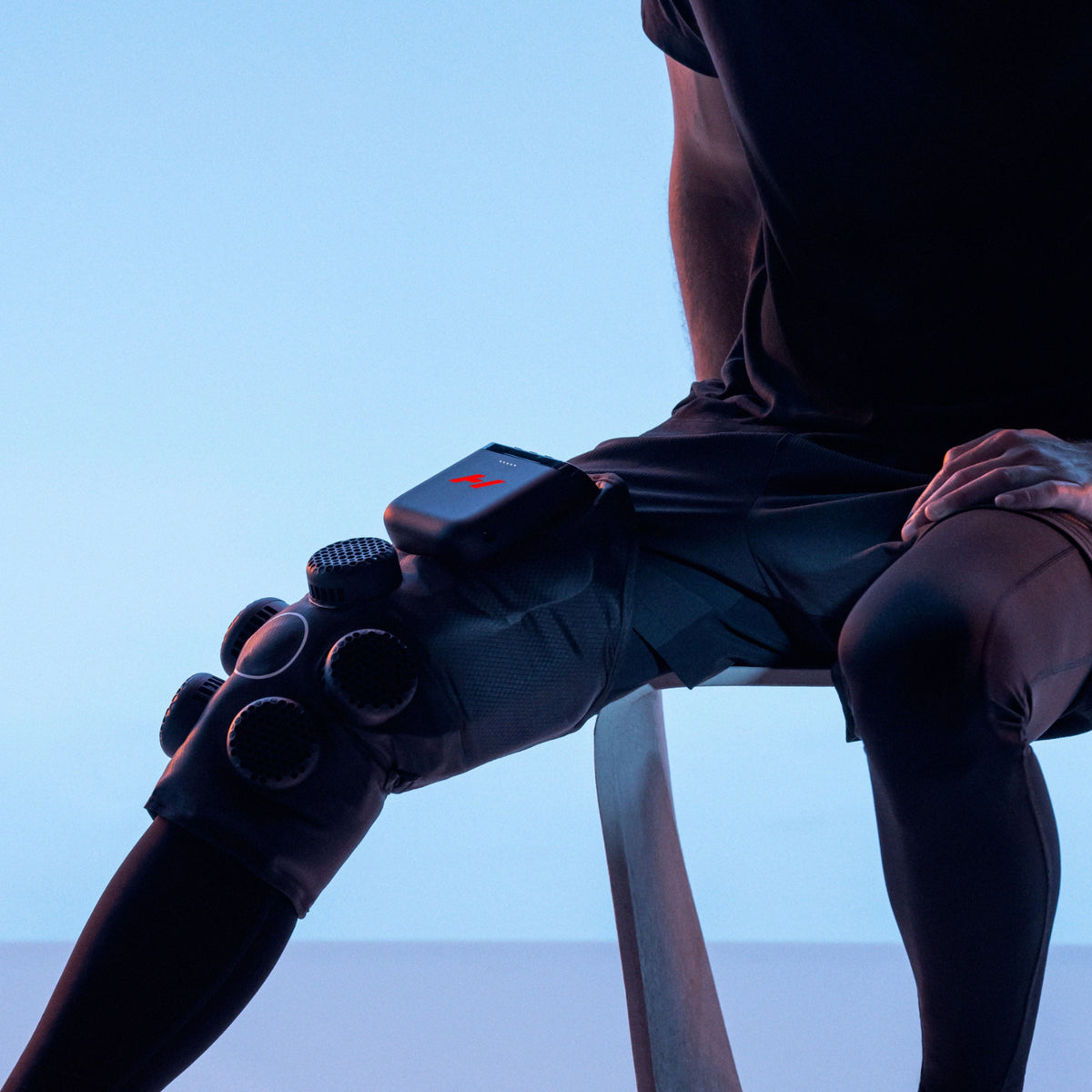 Hyperice - X 2 Knee Contrast Therapy Device - Black