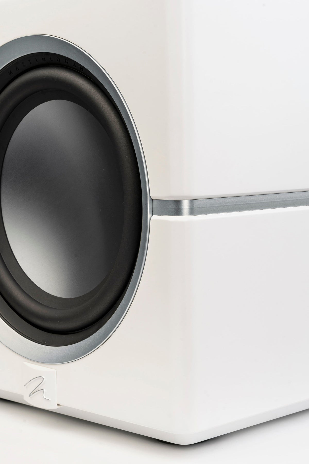 MartinLogan - Dynamo 10, 10” Sealed, Powered Subwoofer, with Magnitude MT-1kW Amplifier, Sub Control App, and Wireless Built-In - Satin White