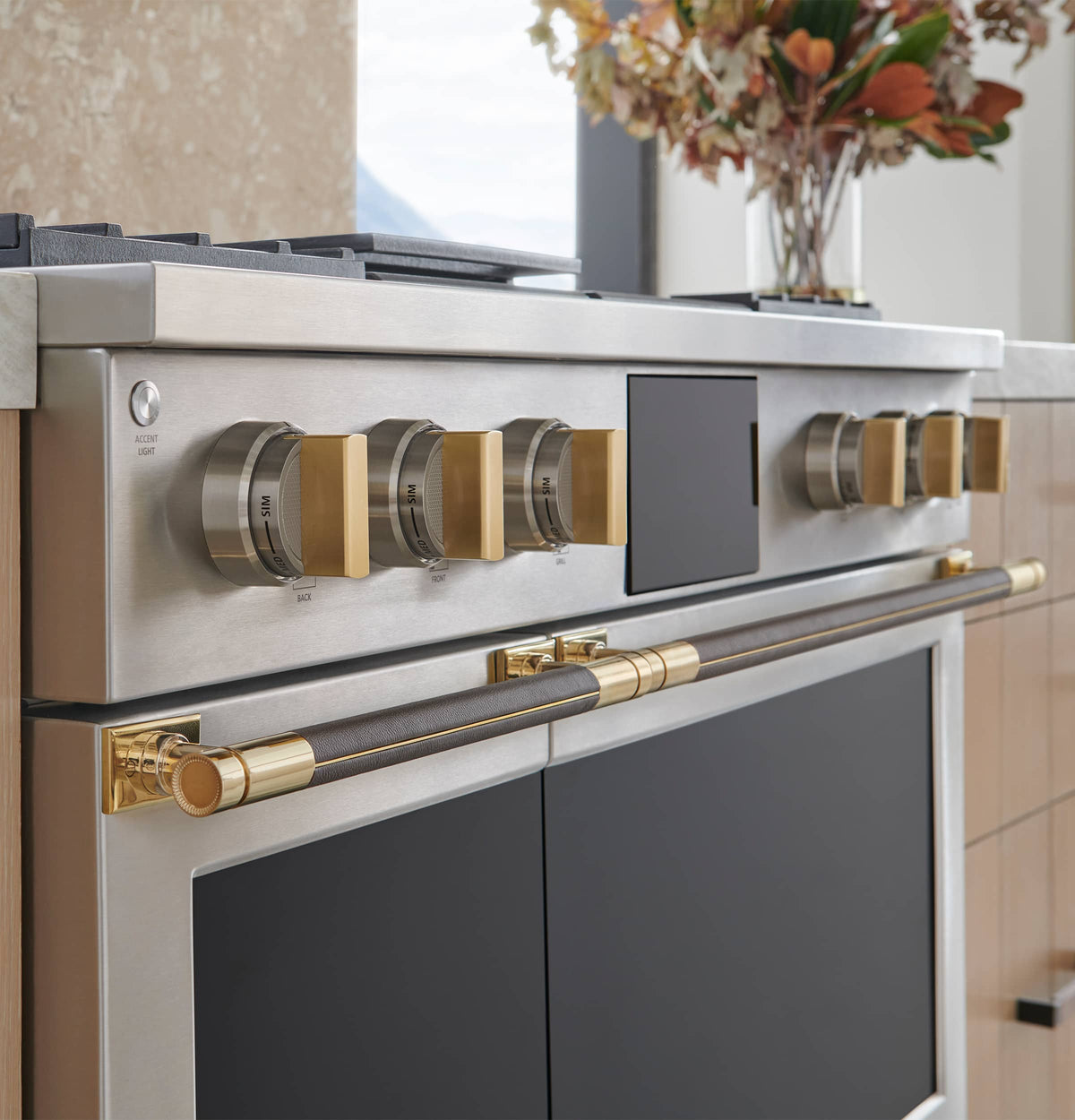 Short Statement Handle for 48" Monogram Pro Ranges - Brass