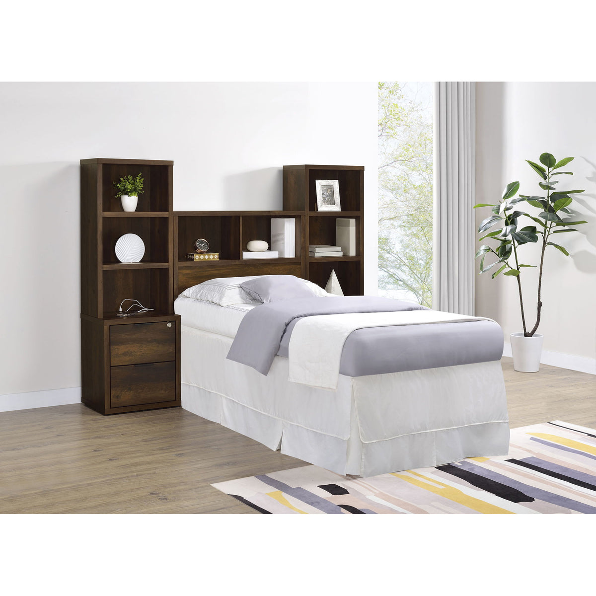 Geary - Set de dormitorio de 3 piezas con cabecero con estantería