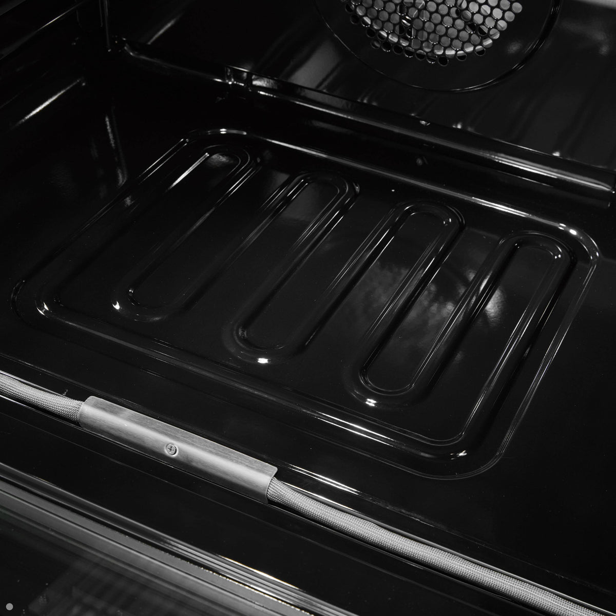 Viking - 48 in. Wide 6 Elements Pro 5 Series 7.3 Cu. Ft. Freestanding 6 Element Induction Convection Range - Splash