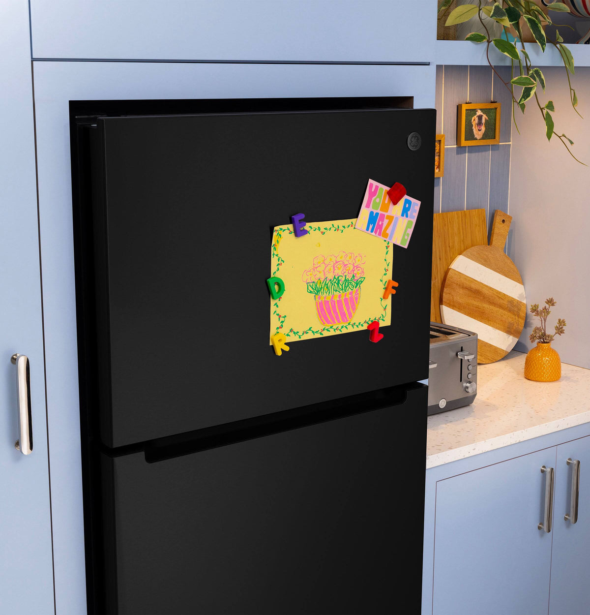 GE - 30 in. Wide 19 Cu. Ft. Freestanding Garage Ready Top Freezer Refrigerator with Bright LED Lighting - Black