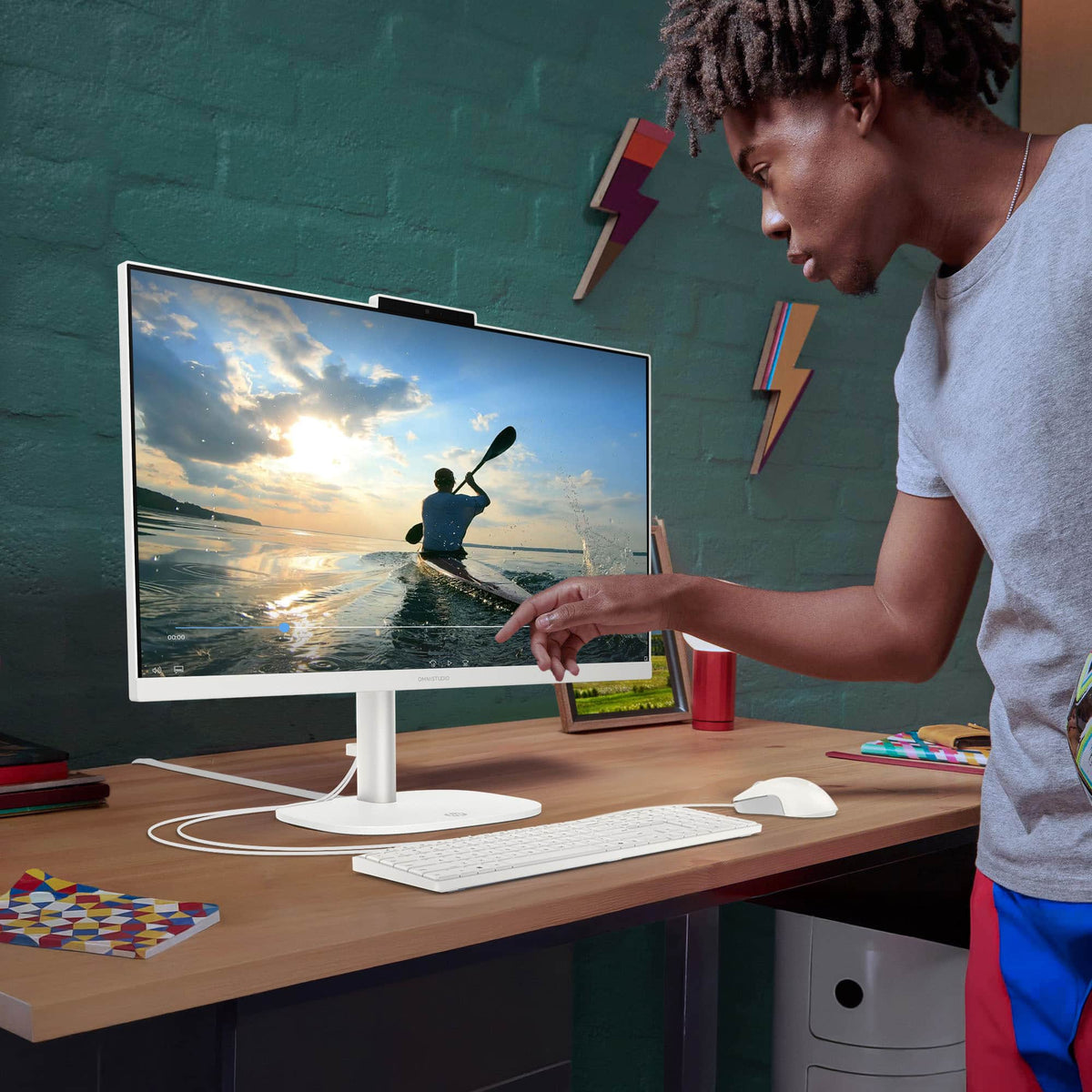HP - OmniStudio 23.8" Full HD All-in-One - Intel N150 Processor - 8GB Memory - 128GB UFS - Cashmere White