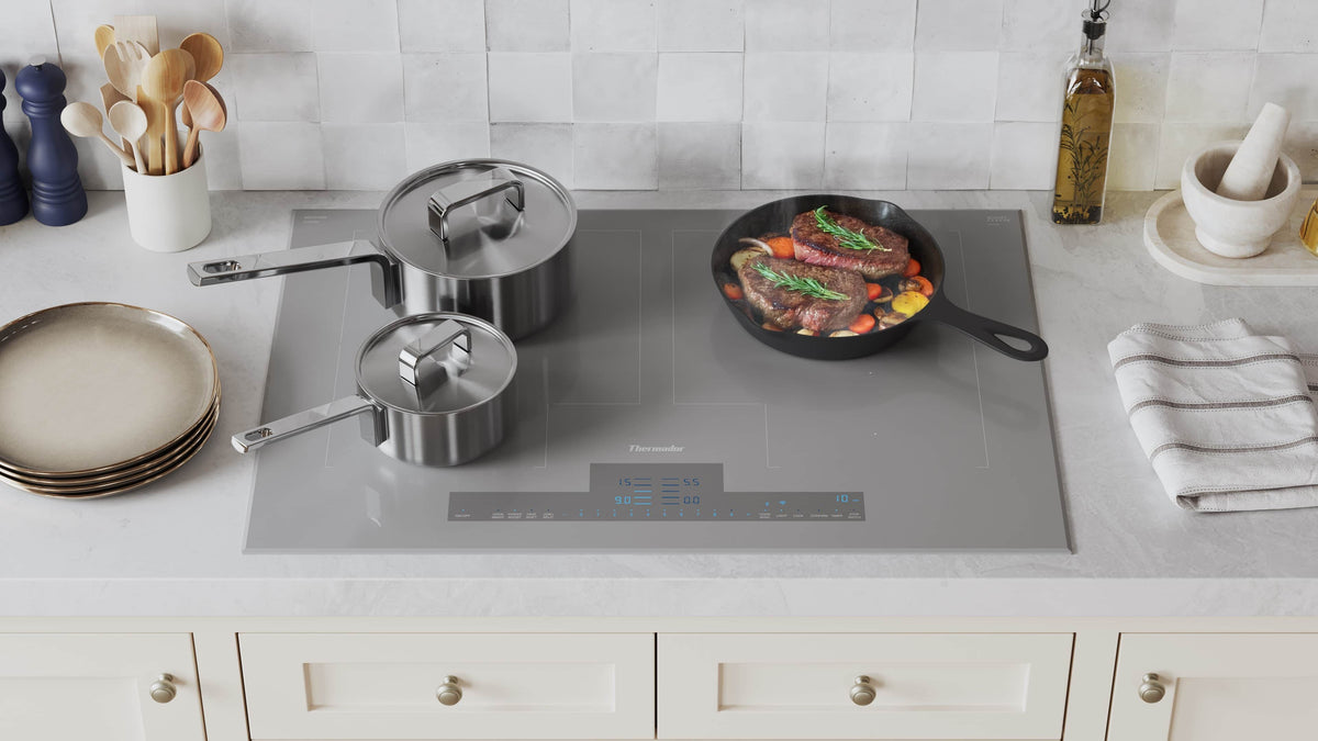 Thermador - Liberty 30" Built-In Electric Induction Smart Cooktop with 5 Elements - Titanium Gray