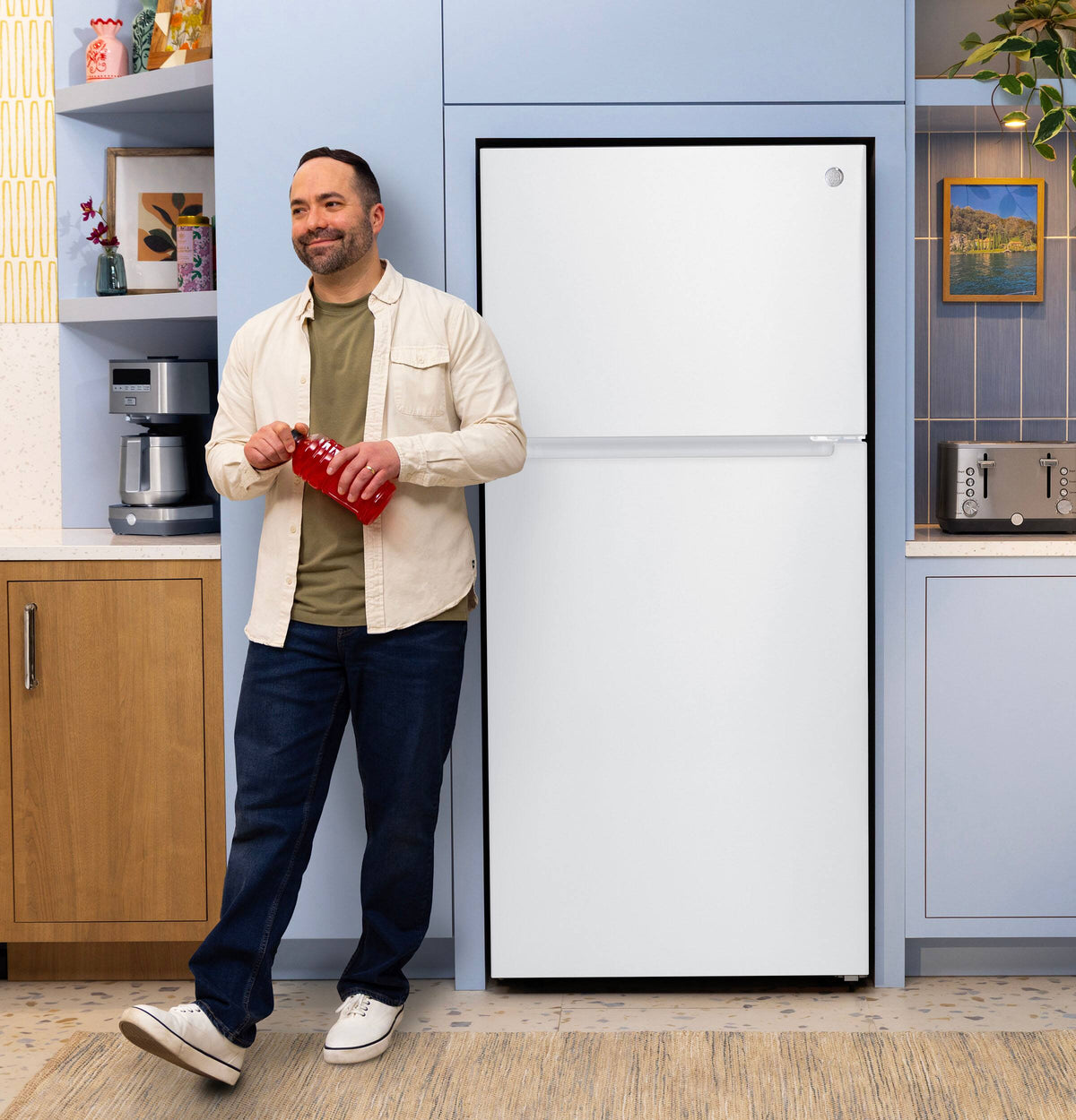 GE - 30 in. Wide 21 Cu. Ft. Freestanding Garage Ready Top Freezer Refrigerator with Bright LED Lighting - White