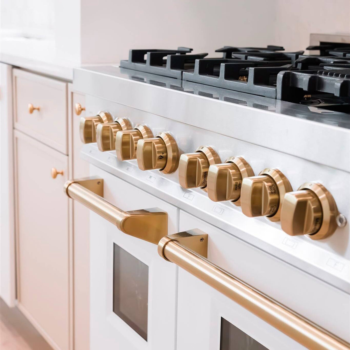 ZLINE - 48 in. Wide 8 Burner Autograph Legacy Dual Fuel Range in White & Gold Accents (RAZ-WM-48-G) - Stainless Steel