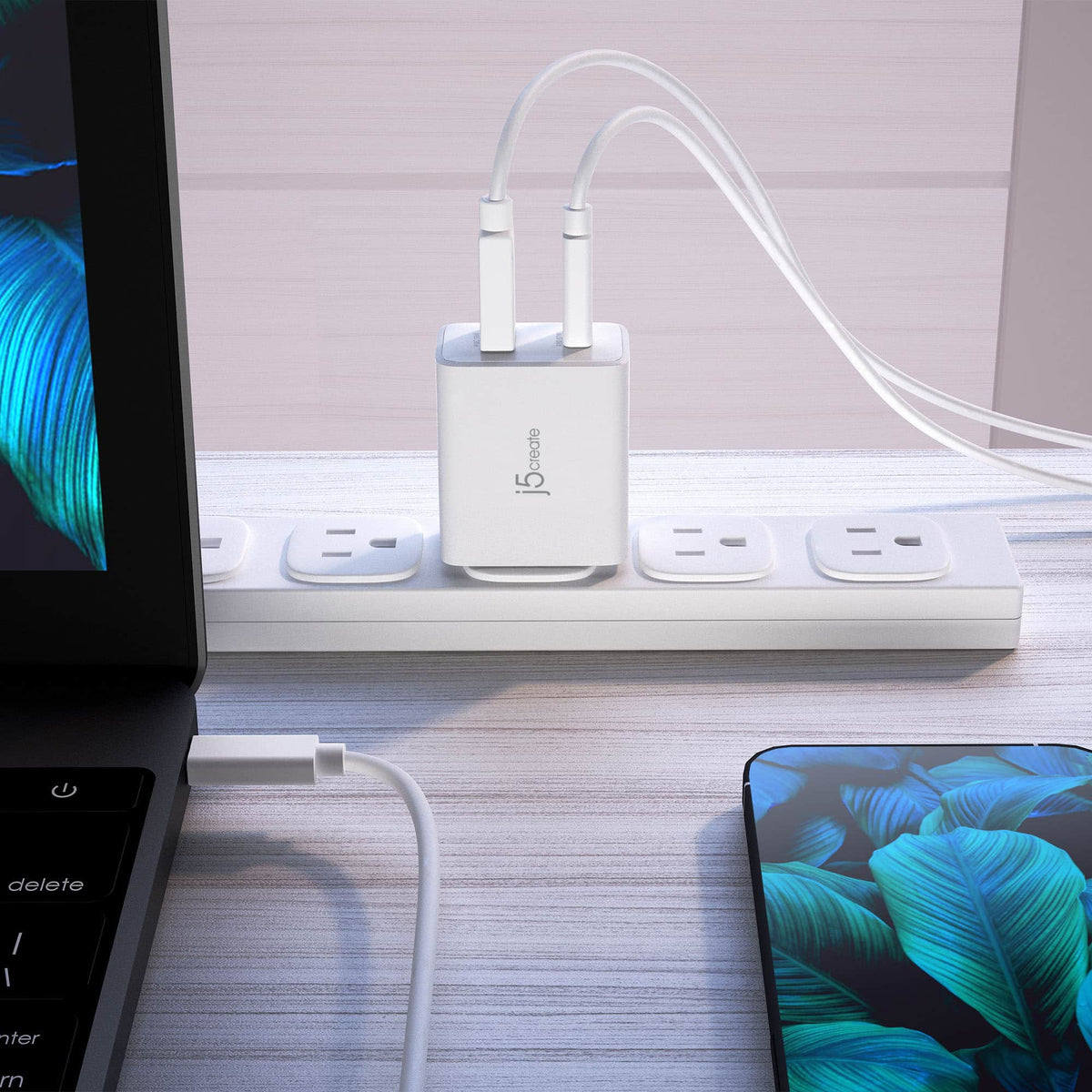 j5create - 67W GaN USB-C® 2-Port Charger - White