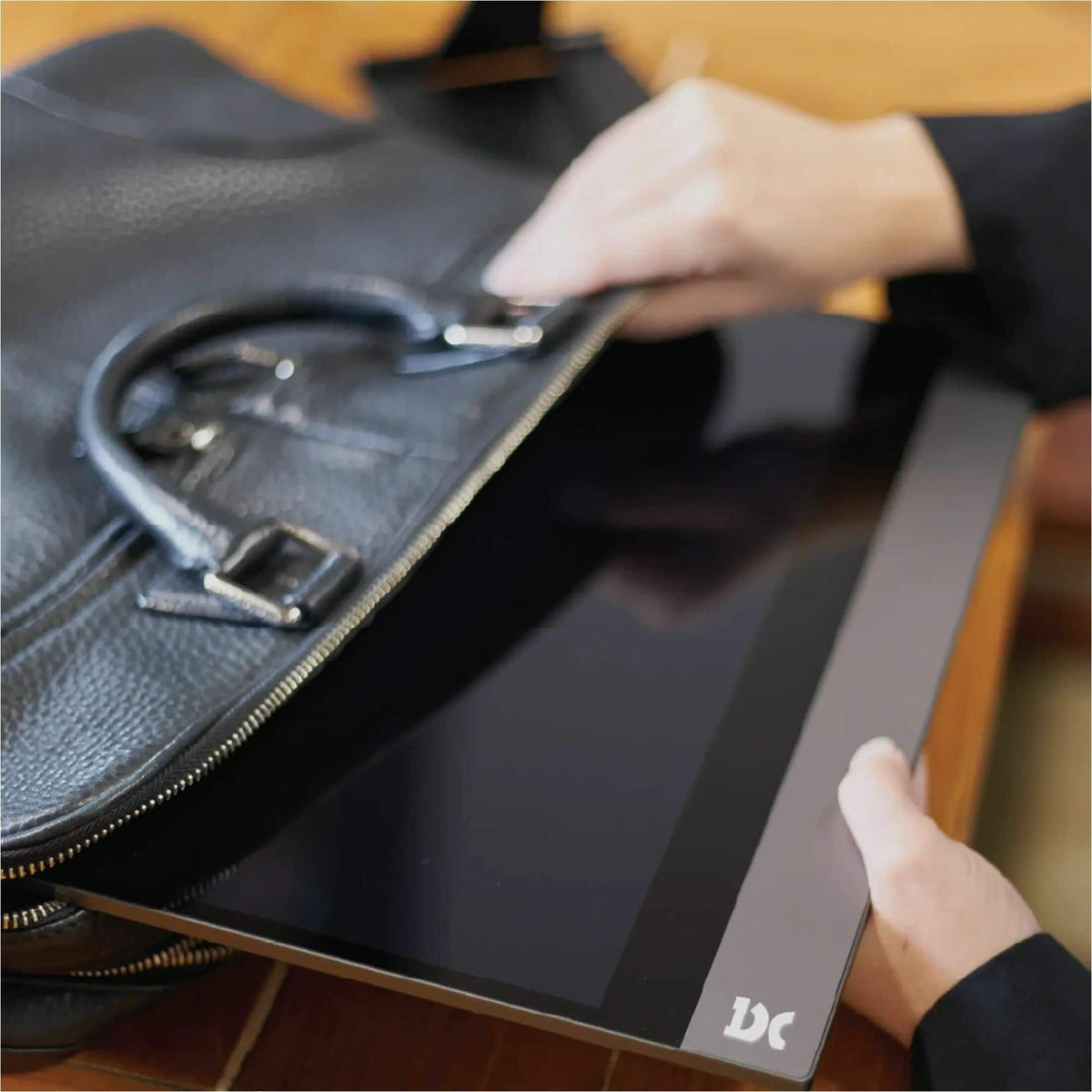 Espresso Displays - 15.6" IPS LED FHD Monitor (VGA, USB, HDMI, DVI) - Black