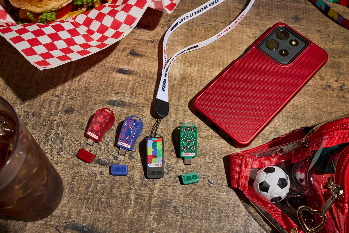 SANDISK - 128GB USB-C FLASH DRIVE: FIFA WORLD CUP 2026 EDITION - Red/Canada