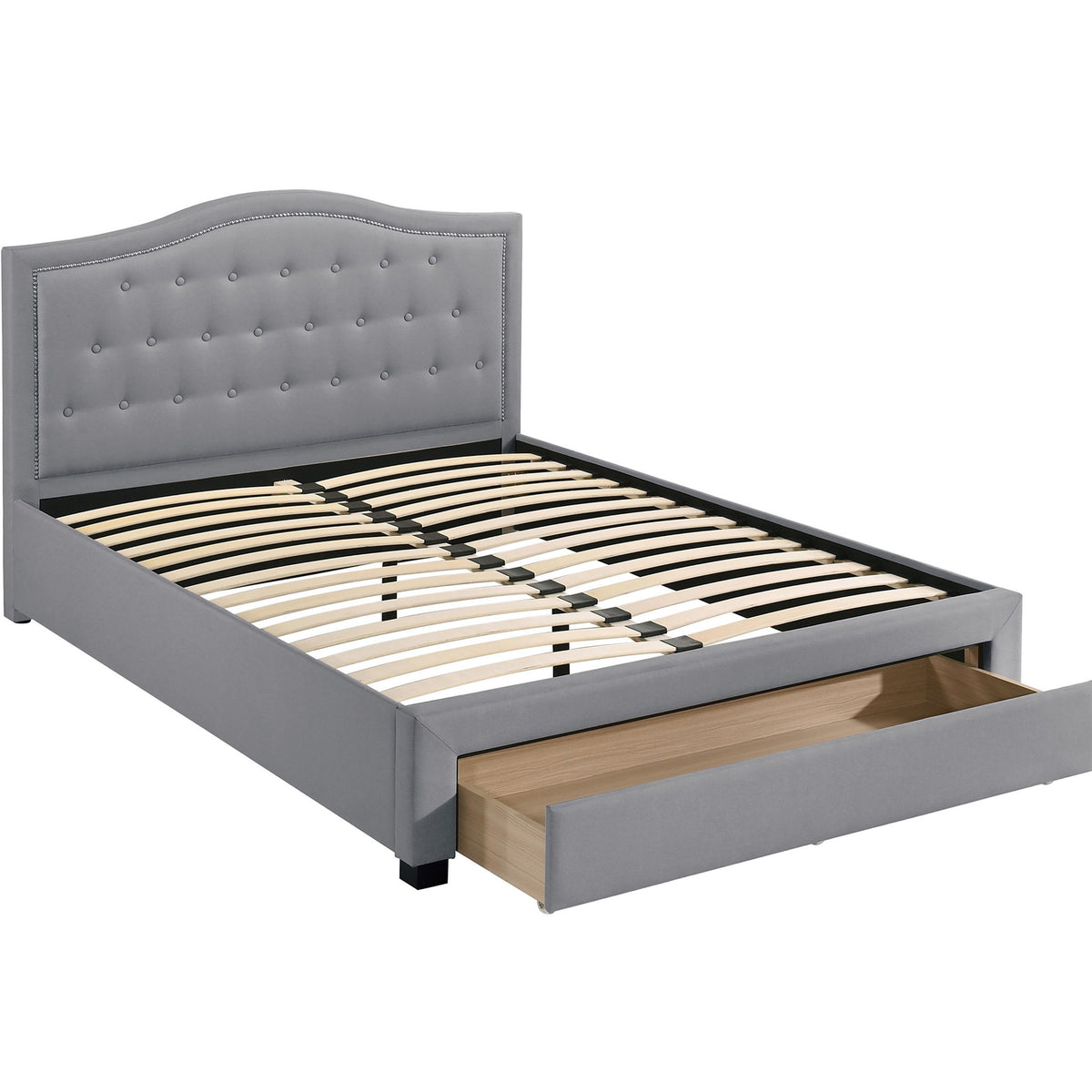 Cama moderna con cabecera de arco capitoné y piecero con almacenamiento