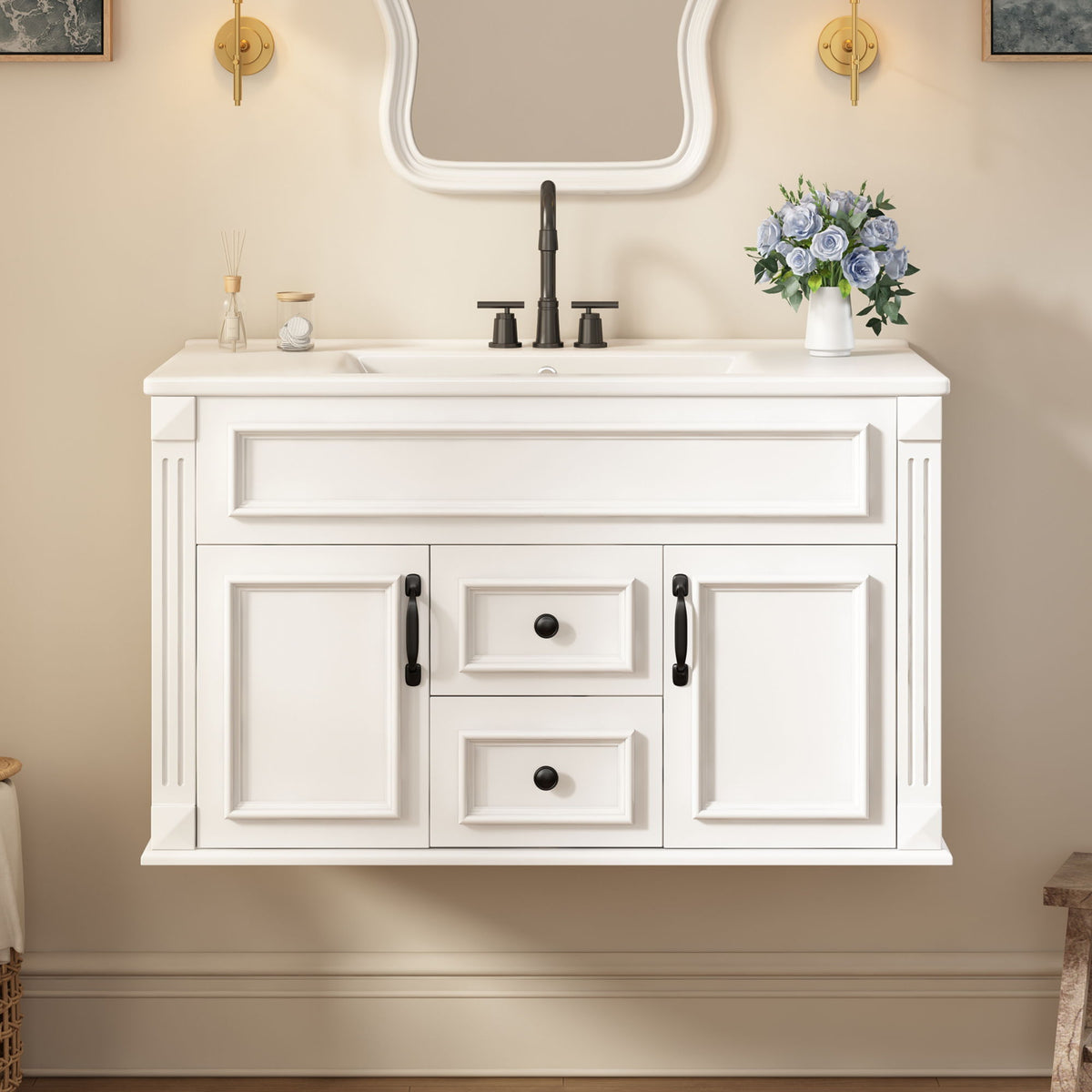 Gabinete de baño de estilo francés sencillo montado en la pared con lavabo