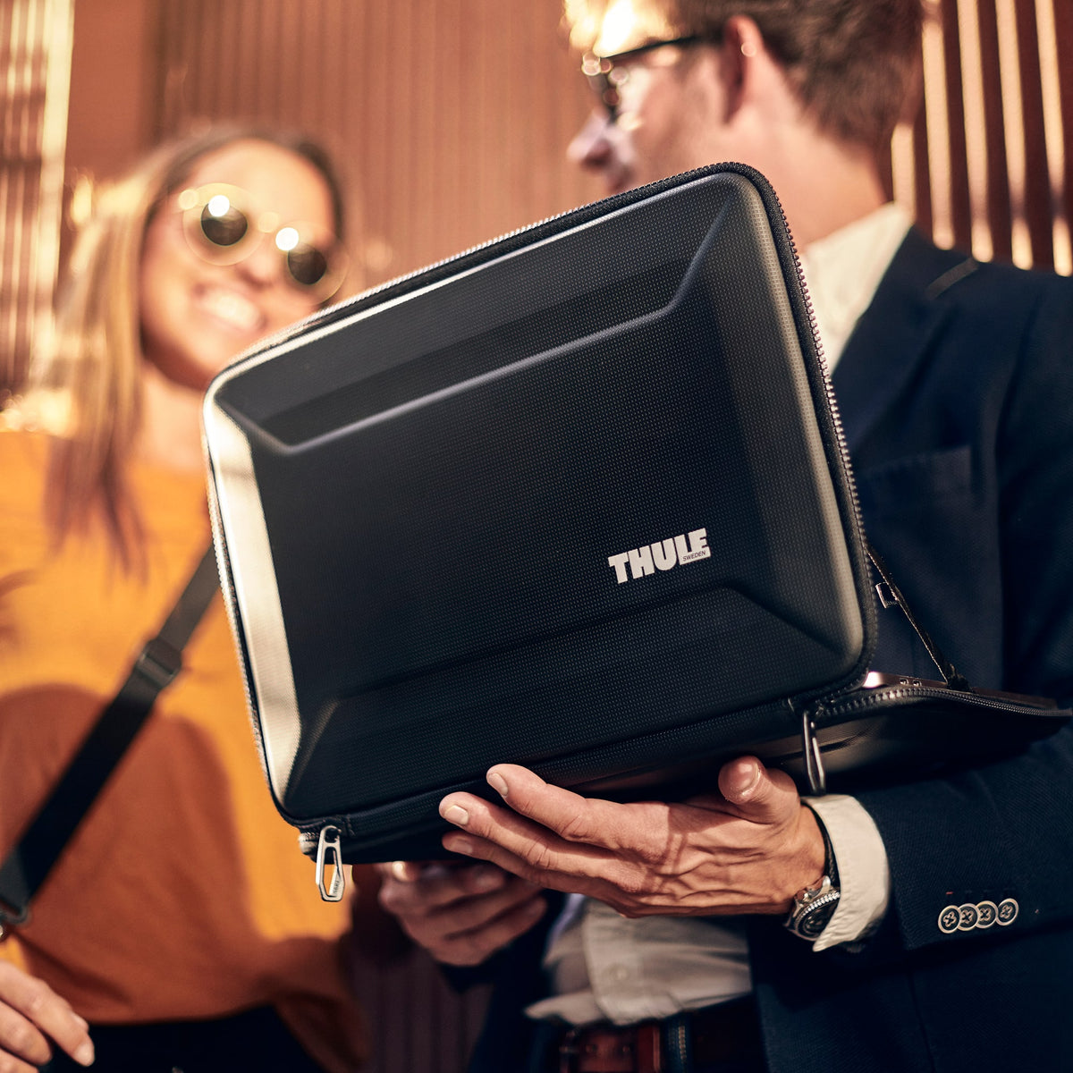 Thule - Gauntlet Laptop Sleeve Laptop Case for 14” Apple MacBook Pro, 13” Apple MacBook Pro, Air, PCs, Laptops & Chromebooks - Black