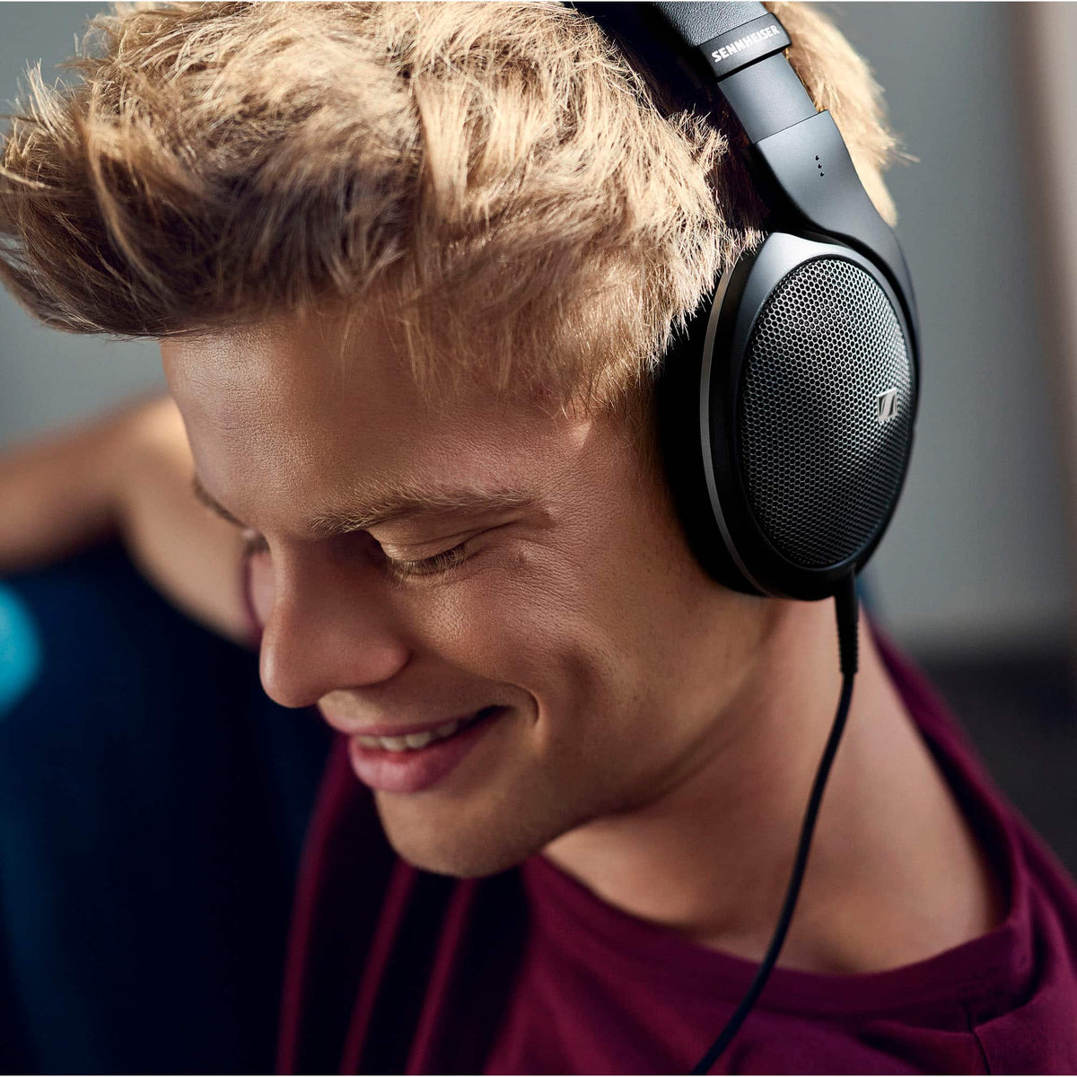 Sennheiser - HD 550 Over-Ear Open-Back Wired Audiophile Headphones - Black