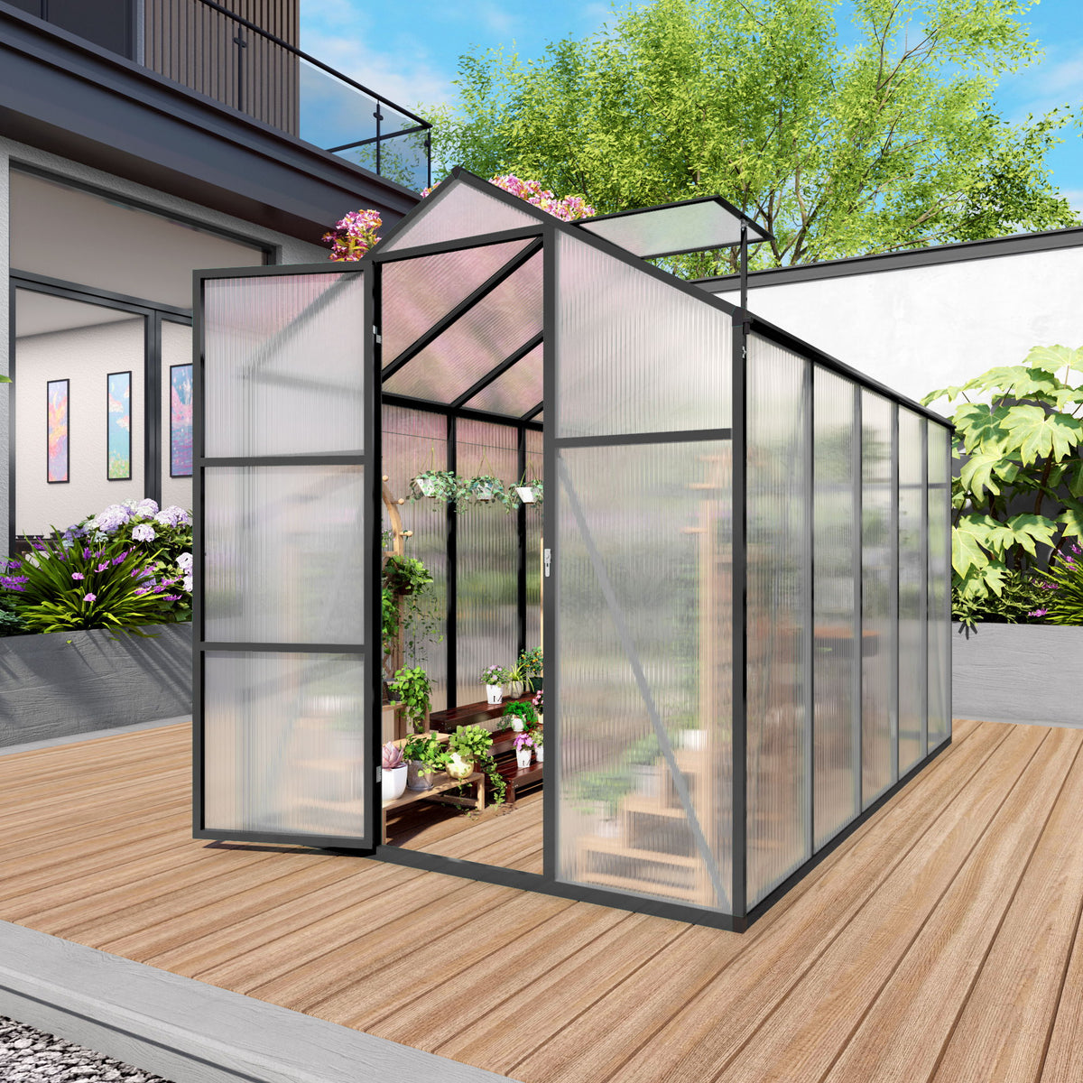 Casa cortavientos elevada con base sobreelevada