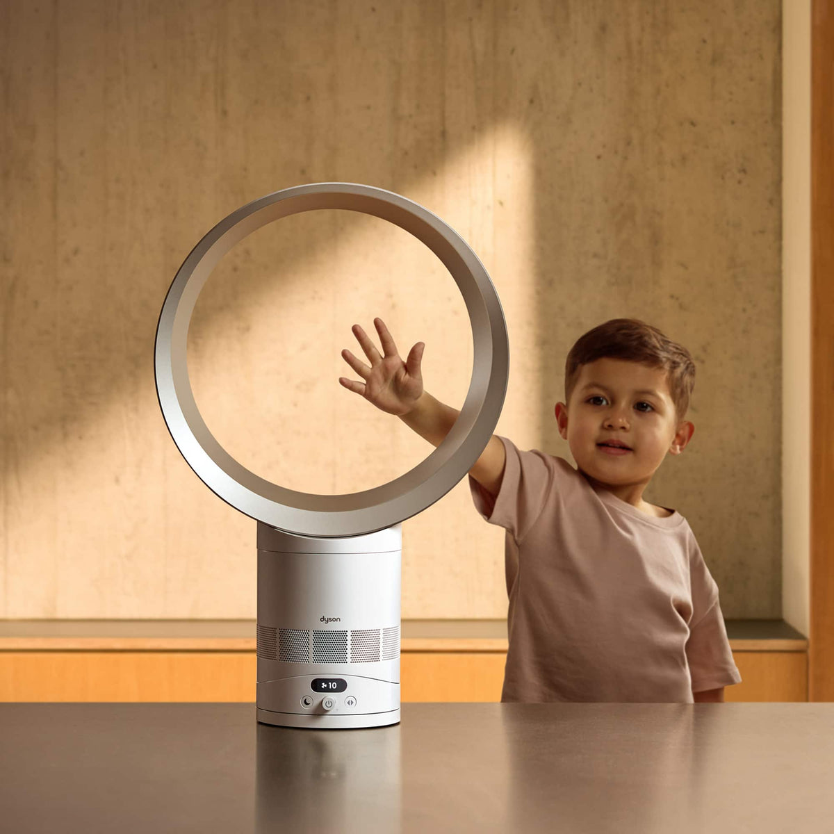 Dyson - Cool CF1 Adjustable Bladeless Desk Fan w/ Air Multiplier Technology - White/Silver