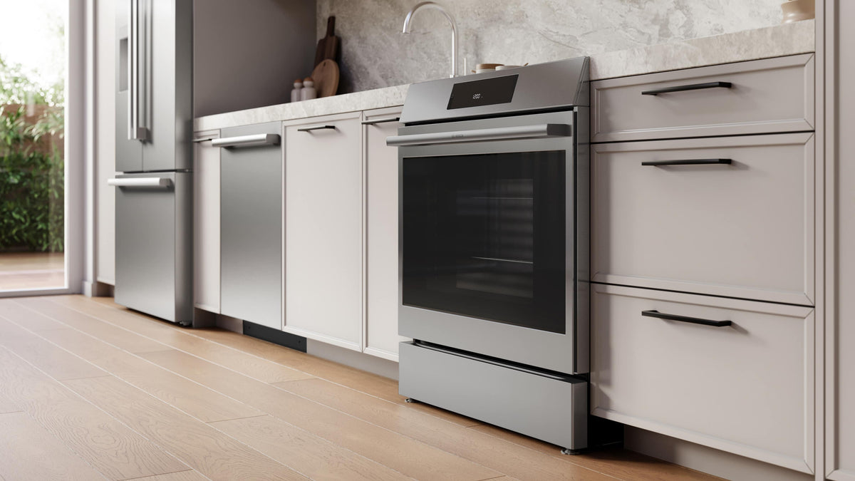 Bosch - 500 Series 30 in. Wide 5.8 Cu. Ft. Slide-In Electric Induction Range with Convection, Steam cleaning and 4 Elements - Stainless Steel