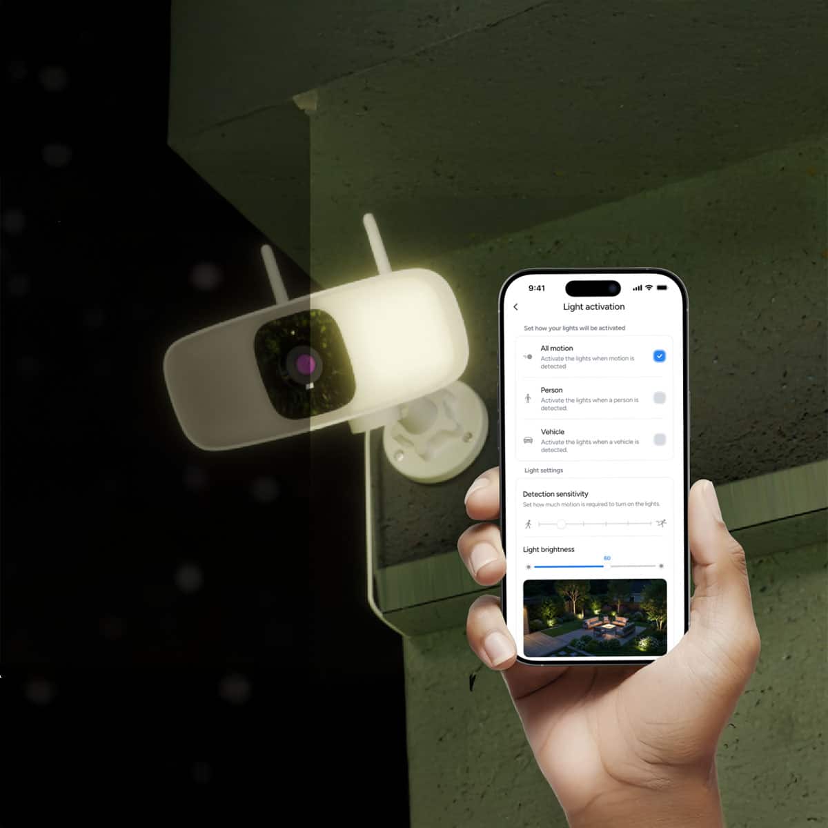Lorex - Connect 2K Floodlight Wi-Fi Security Camera (with App Controlled Horizontal Pan) - White