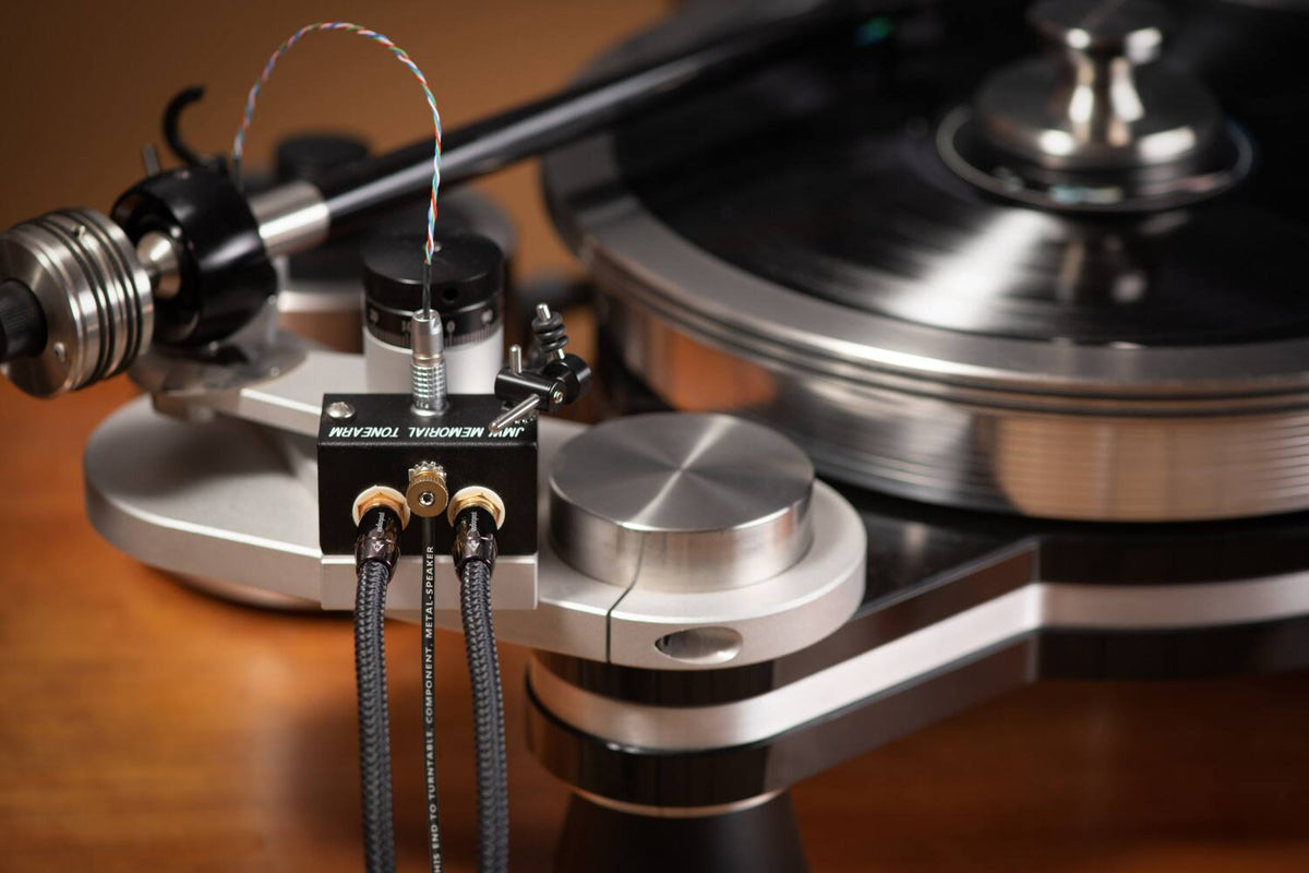 AudioQuest - Yukon RCA > RCA 6.6' Analog Audio Interconnect Cable - Gray on Black