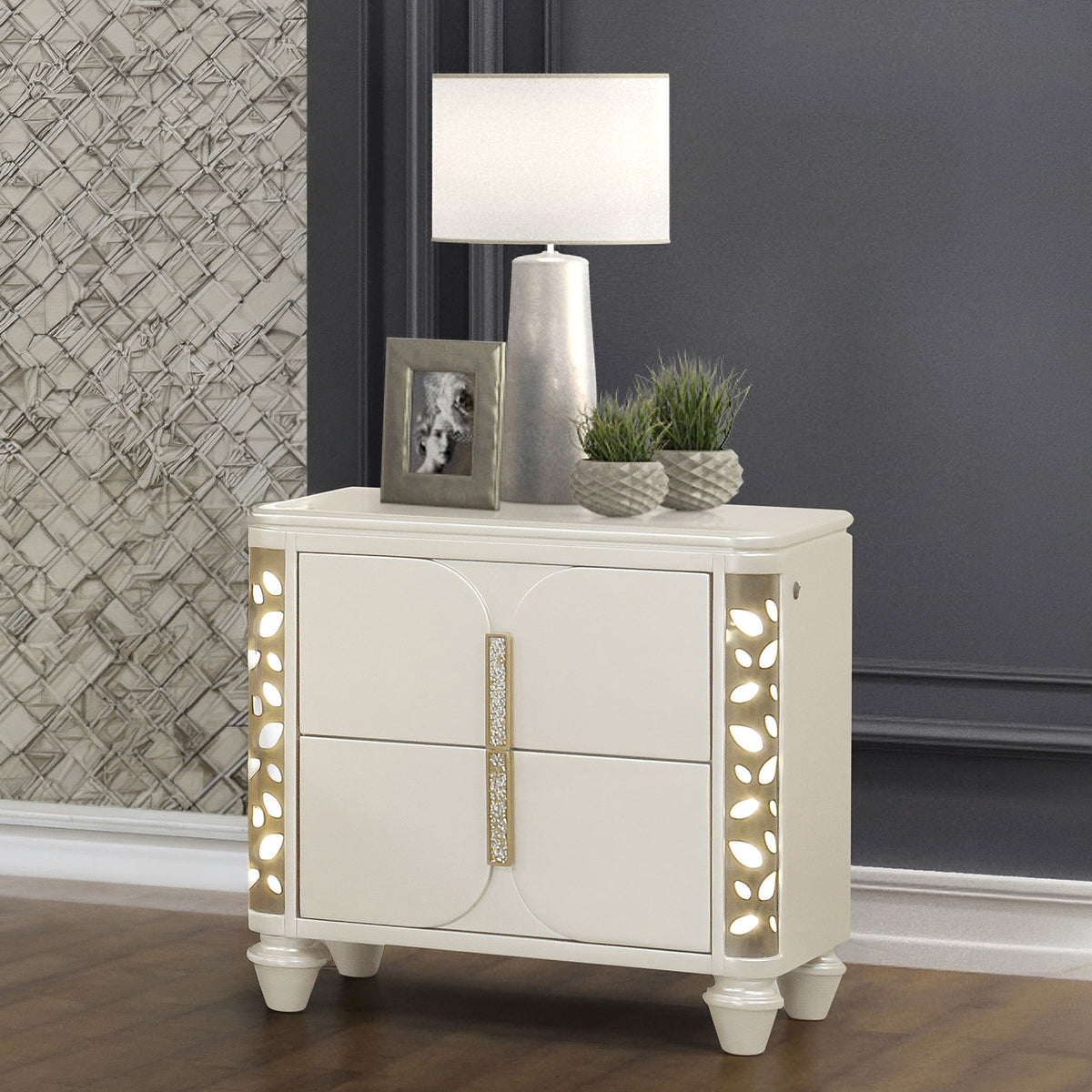 Cinderella - Mesita de noche con detalles de LED y 2 cajones de almacenamiento - Beige