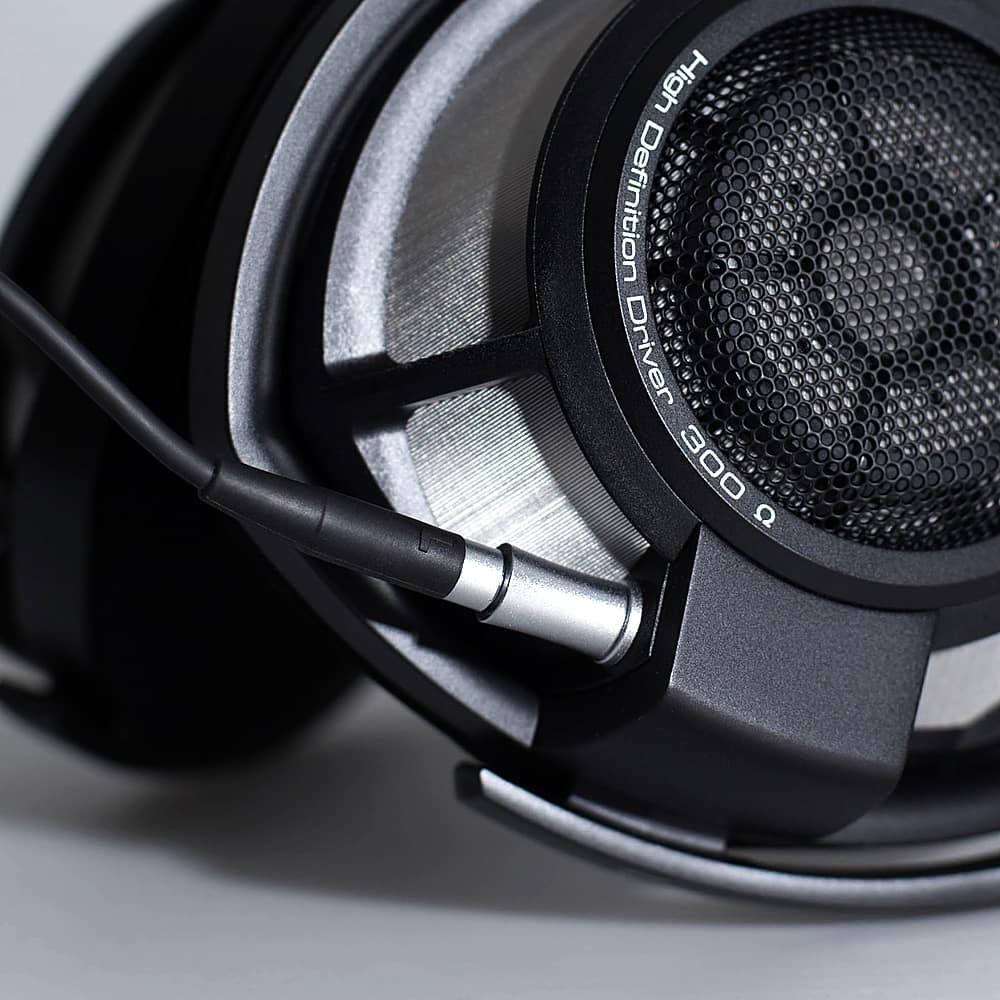 Sennheiser - HD 800 S Over-the-Ear Audiophile Reference Headphones - Ring Radiator Drivers, Open-Back Earcups, with Balanced Cable - Black