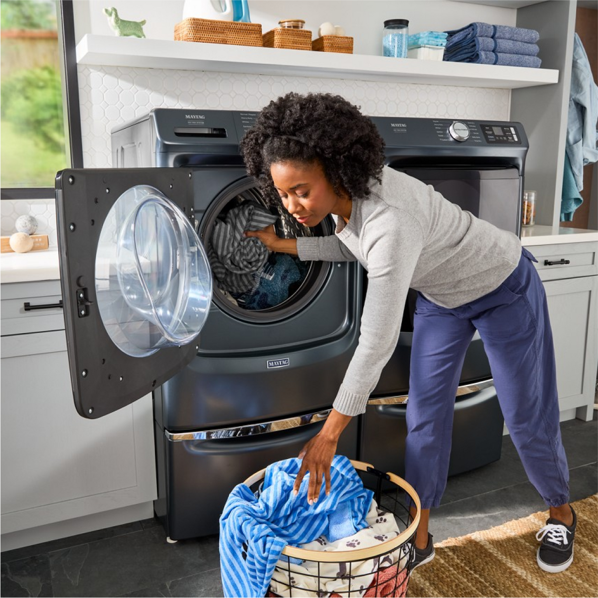 Maytag - 5.0 Cu. Ft. High-Efficiency Smart Front Load Washer with Steam and Pet Pro System - Midnight Steel