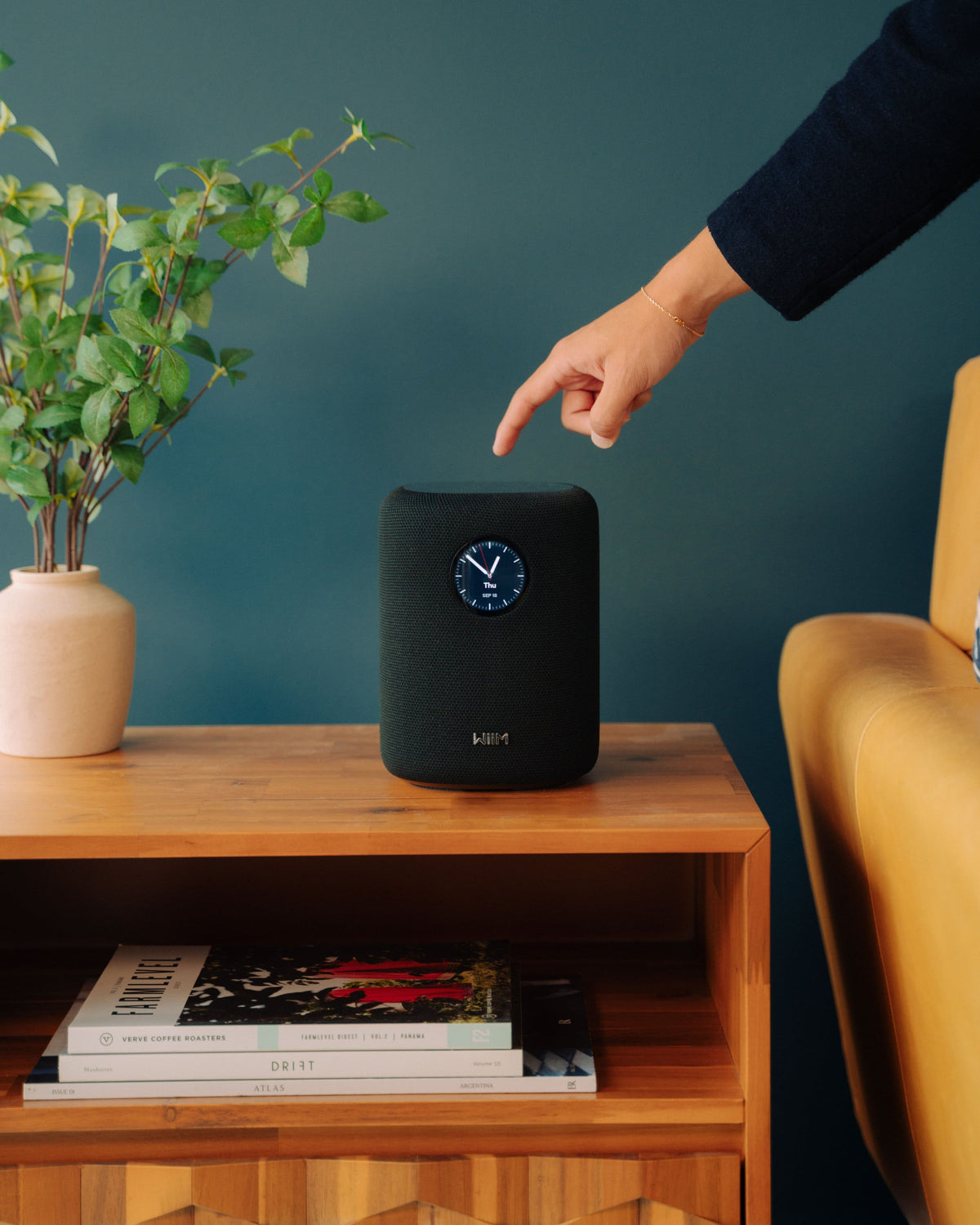 WiiM - Sound Smart Speaker w/ 1.8″ Touch Display, Hi‑Res 24‑bit/192 kHz, AI RoomFit - Black