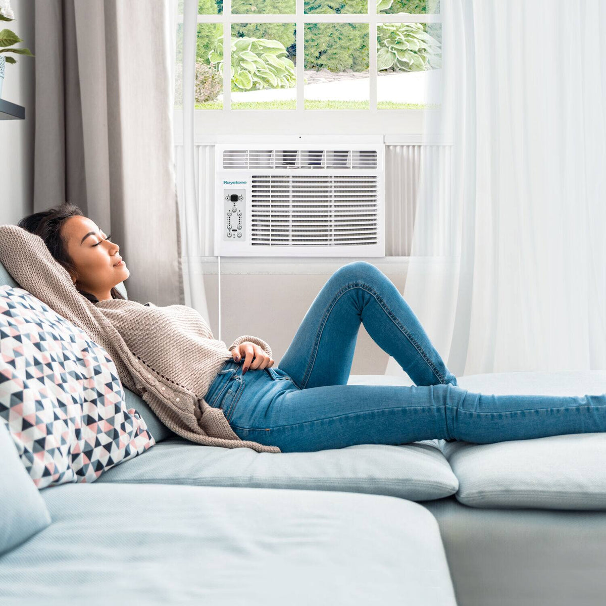 Keystone - 6,000 BTU 115V 250 Sq. Ft. Window Air Conditioner with Remote - White